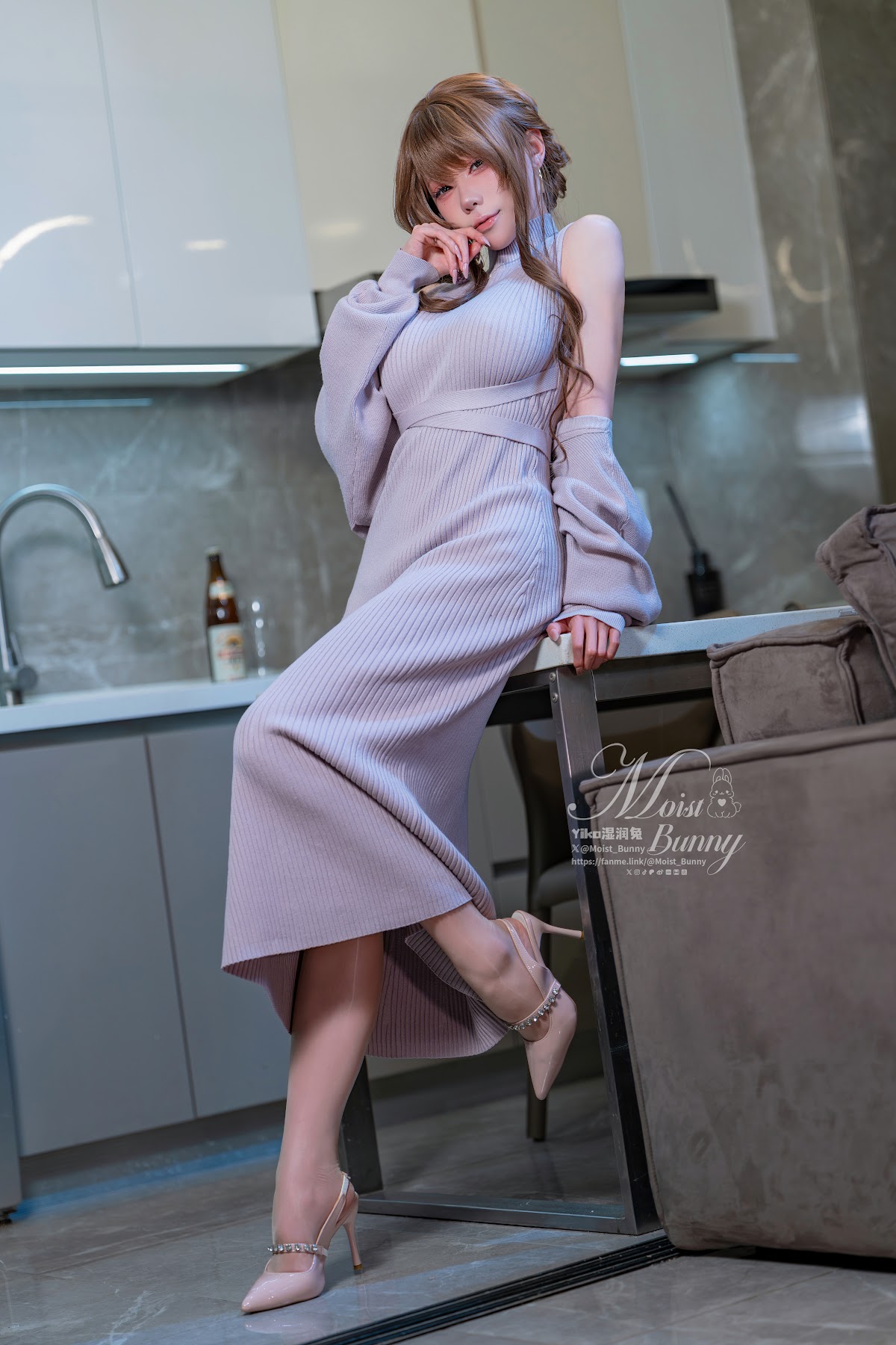 Coser@黏黏团子兔 – 2601月作品 在丈夫身边 - P91