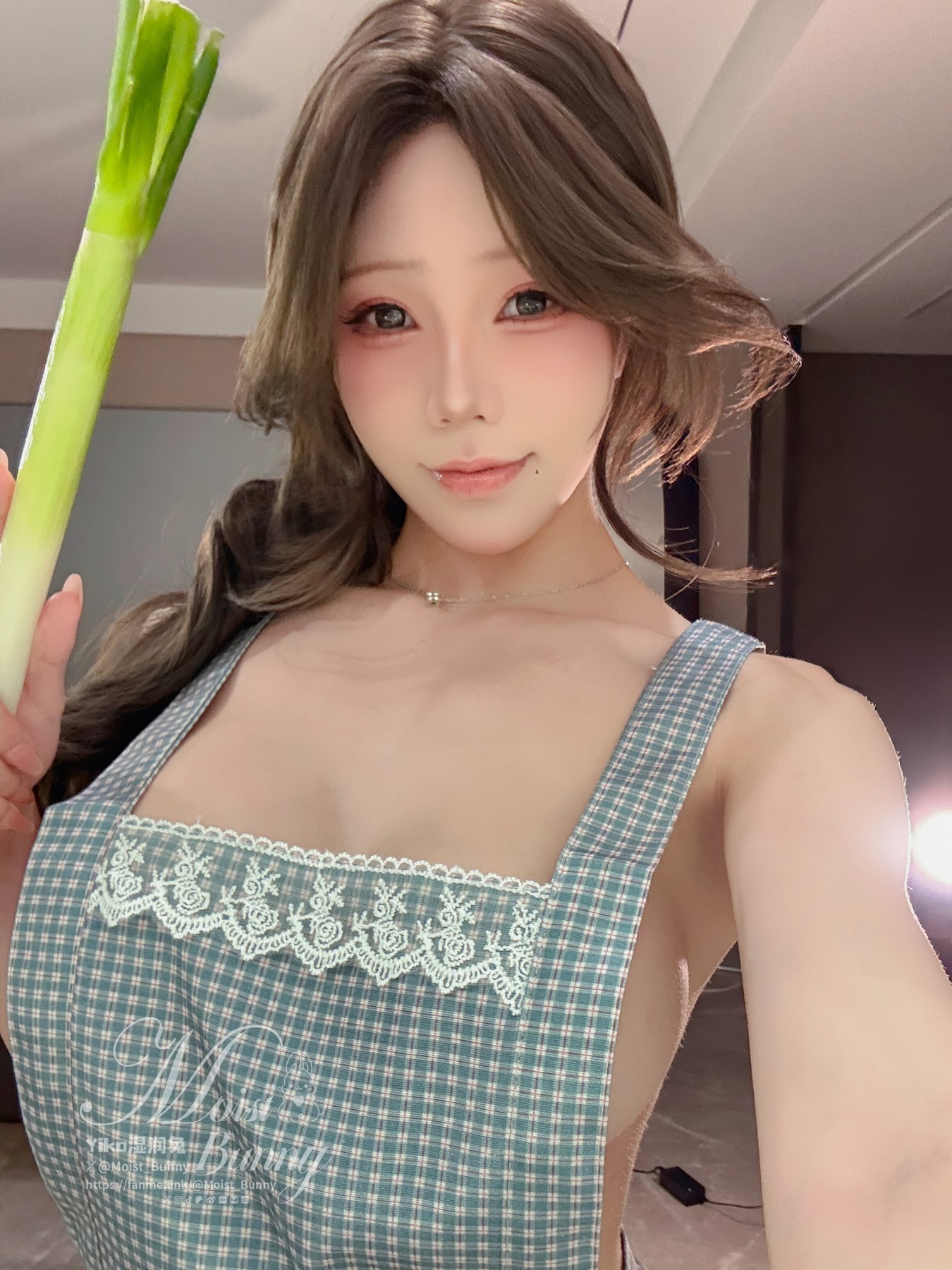 Coser@黏黏团子兔 – 2026年03月作品 继母の香 - P90