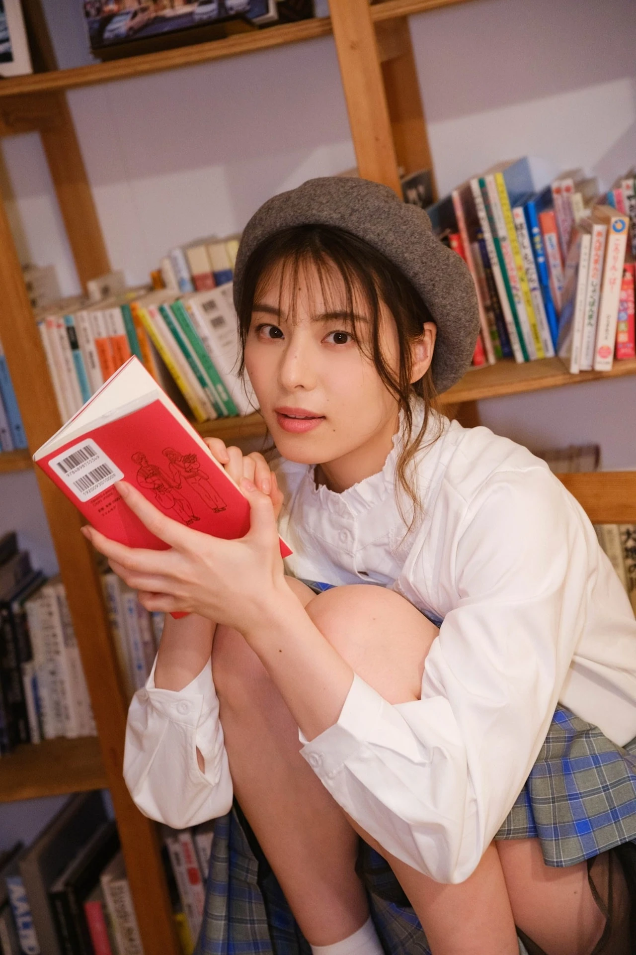 Iori Sagara 相楽伊織, SPA！デジタル写真集 「まじわるべきじゃない……」 - P7