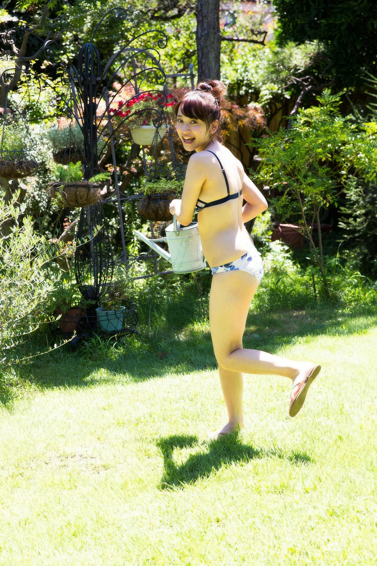 Sayaka Tomaru 都丸紗也華, FLASHデジタル写真集 「ストライク☆バスト！」 - P48
