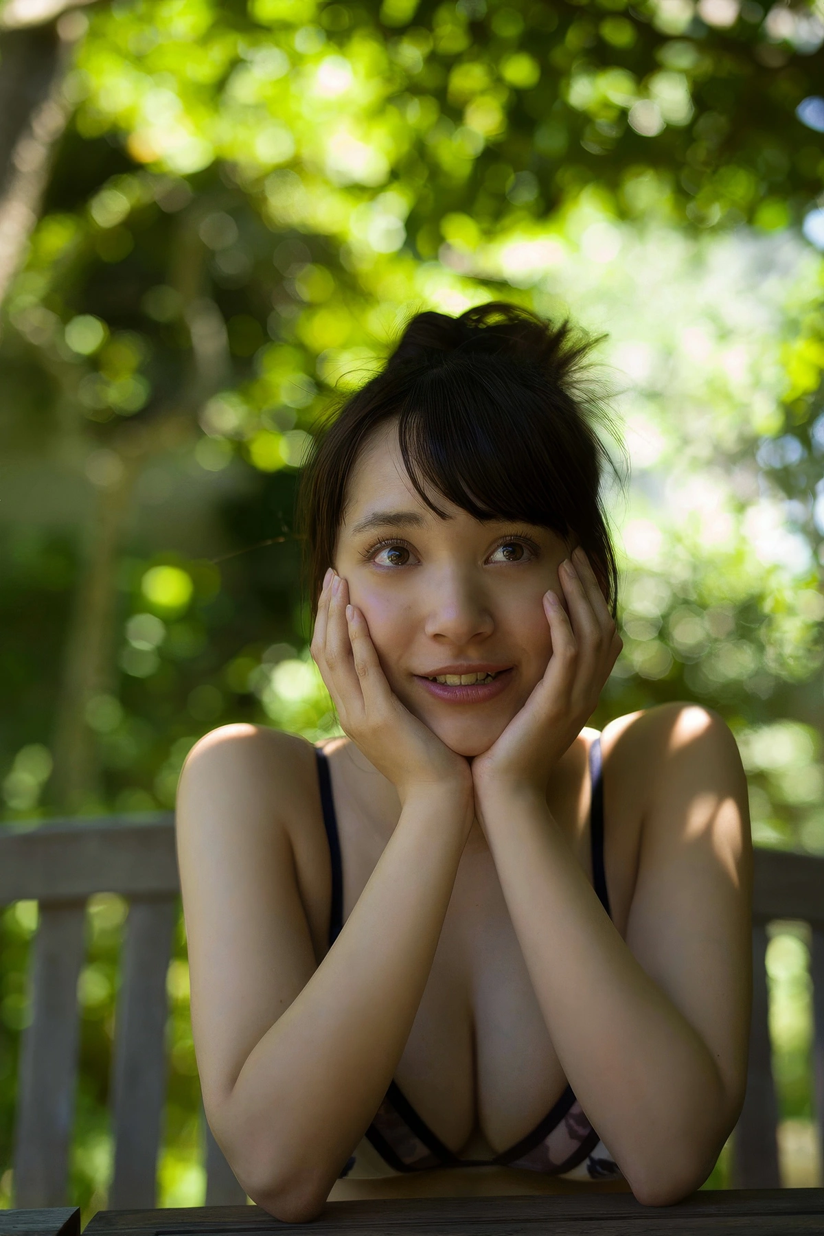 Sayaka Tomaru 都丸紗也華, FLASHデジタル写真集 「ストライク☆バスト！」 - P54