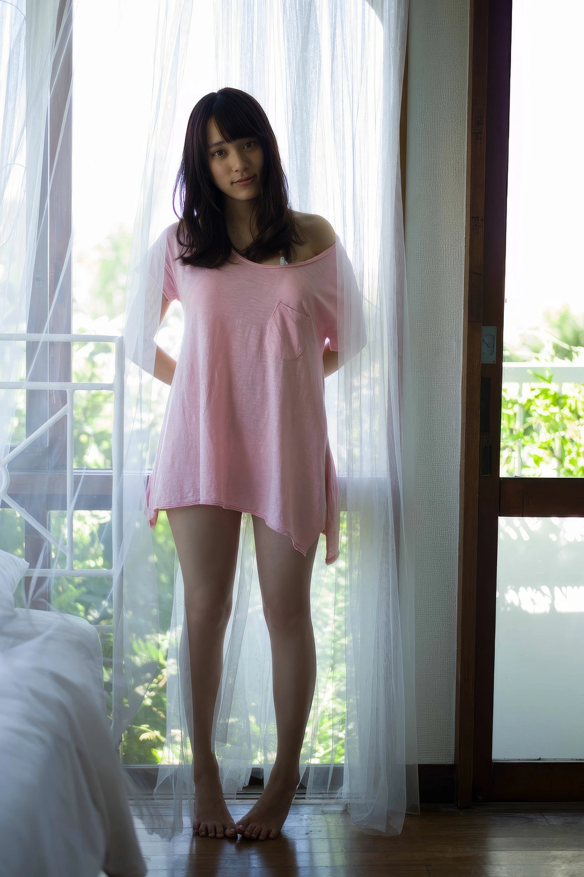 Sayaka Tomaru 都丸紗也華, FLASHデジタル写真集 「ストライク☆バスト！」 - P56