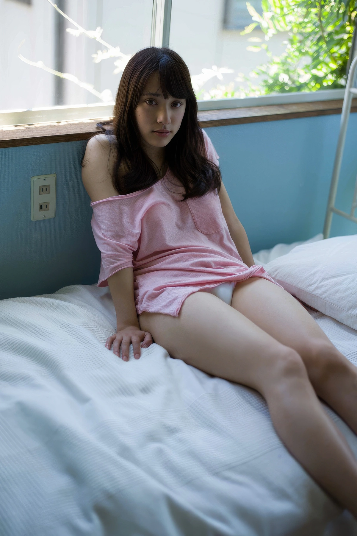 Sayaka Tomaru 都丸紗也華, FLASHデジタル写真集 「ストライク☆バスト！」 - P58
