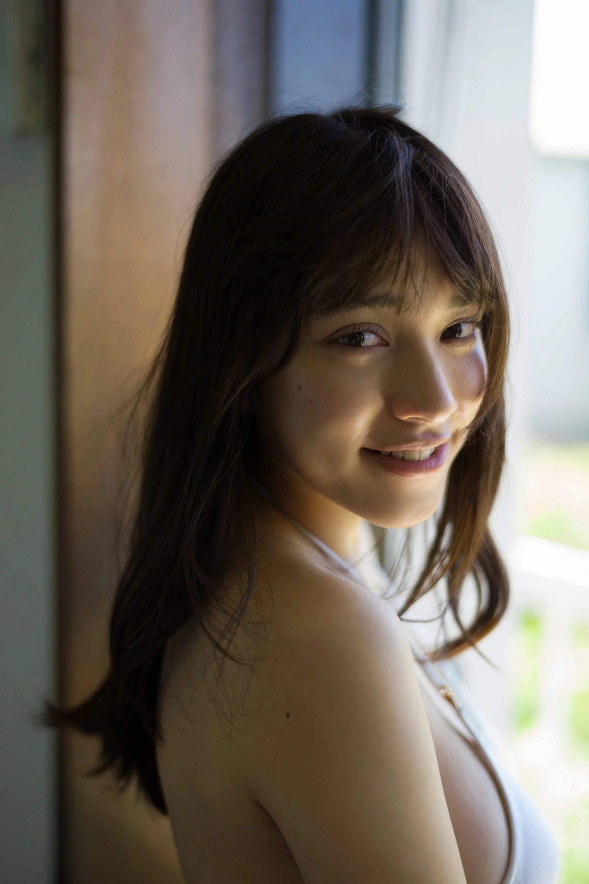 Sayaka Tomaru 都丸紗也華, FLASHデジタル写真集 「ストライク☆バスト！」 - P68