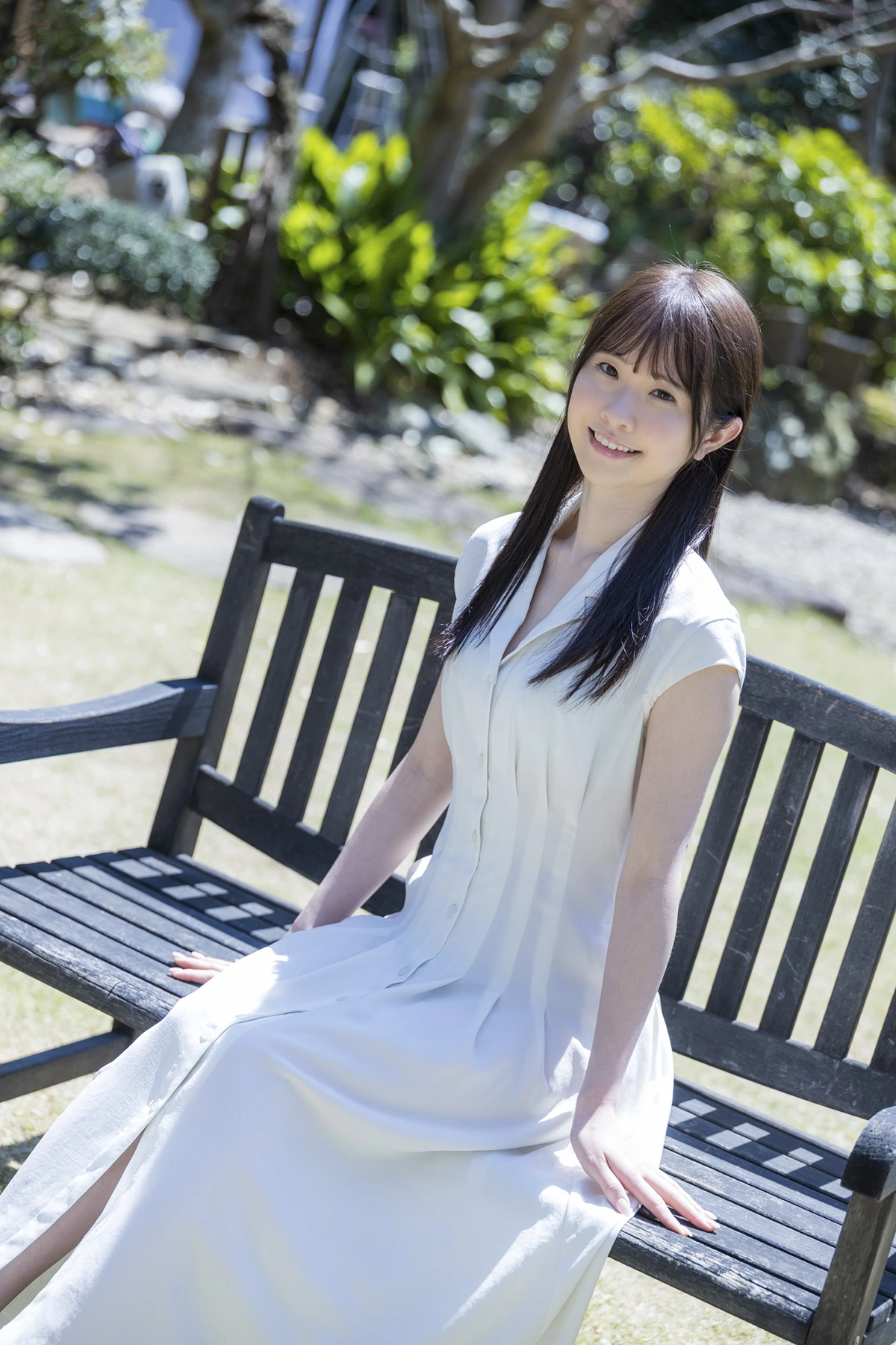 Emika Shirakami 白上咲花, ヌード写真集 「百花繚乱」 - P73