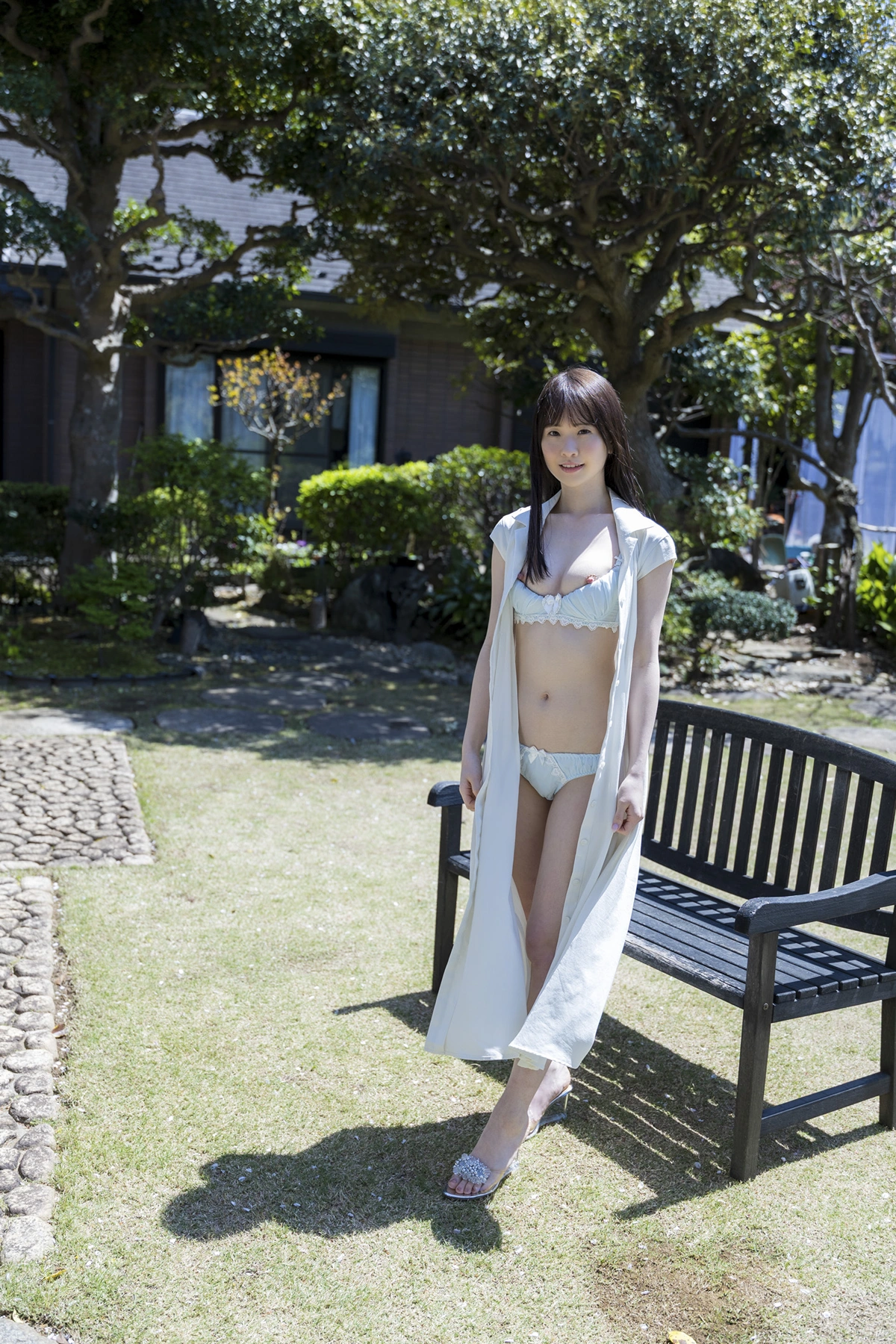 Emika Shirakami 白上咲花, ヌード写真集 「百花繚乱」 - P75