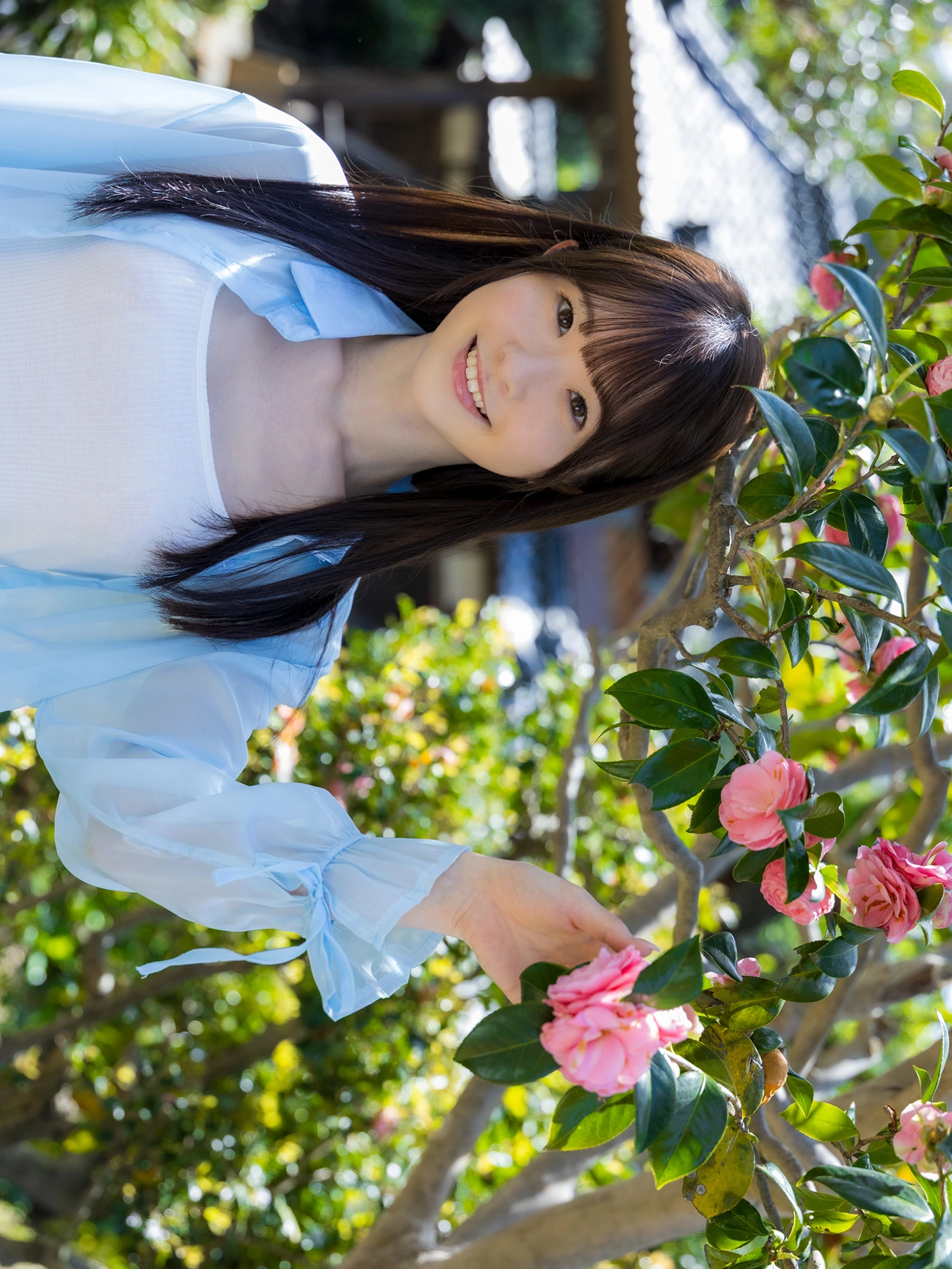 Emika Shirakami 白上咲花, ヌード写真集 「百花繚乱」 - P8