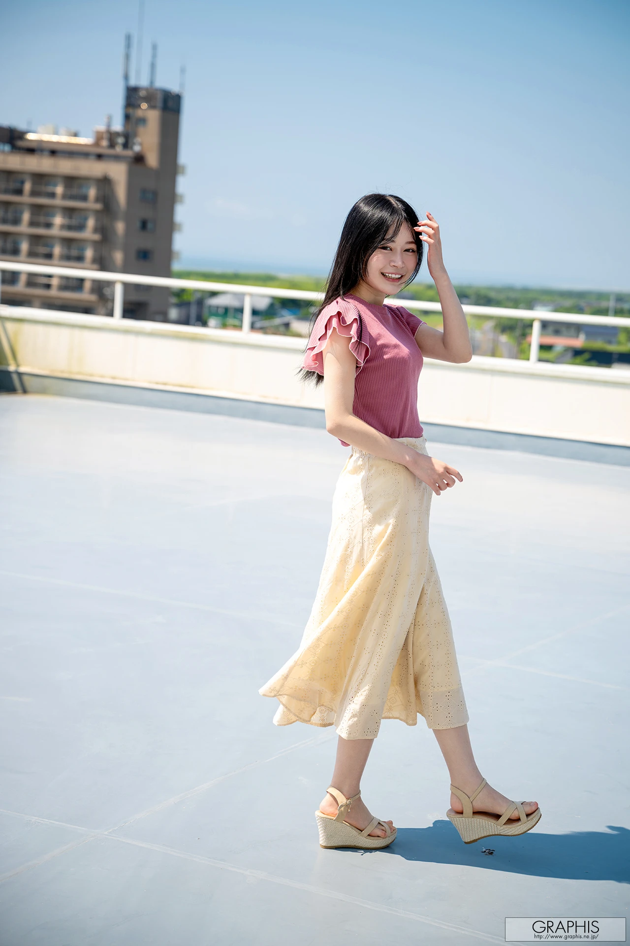 Uta Hibino 響乃うた – Graphis Gals 「Cheerful!」 Vol.01-02 - P1