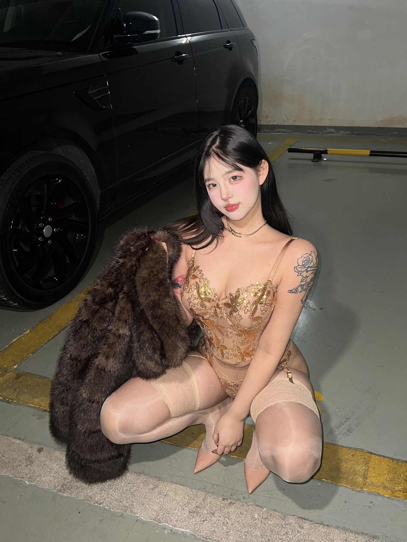 小u优优子 – 貂皮大衣 - P11