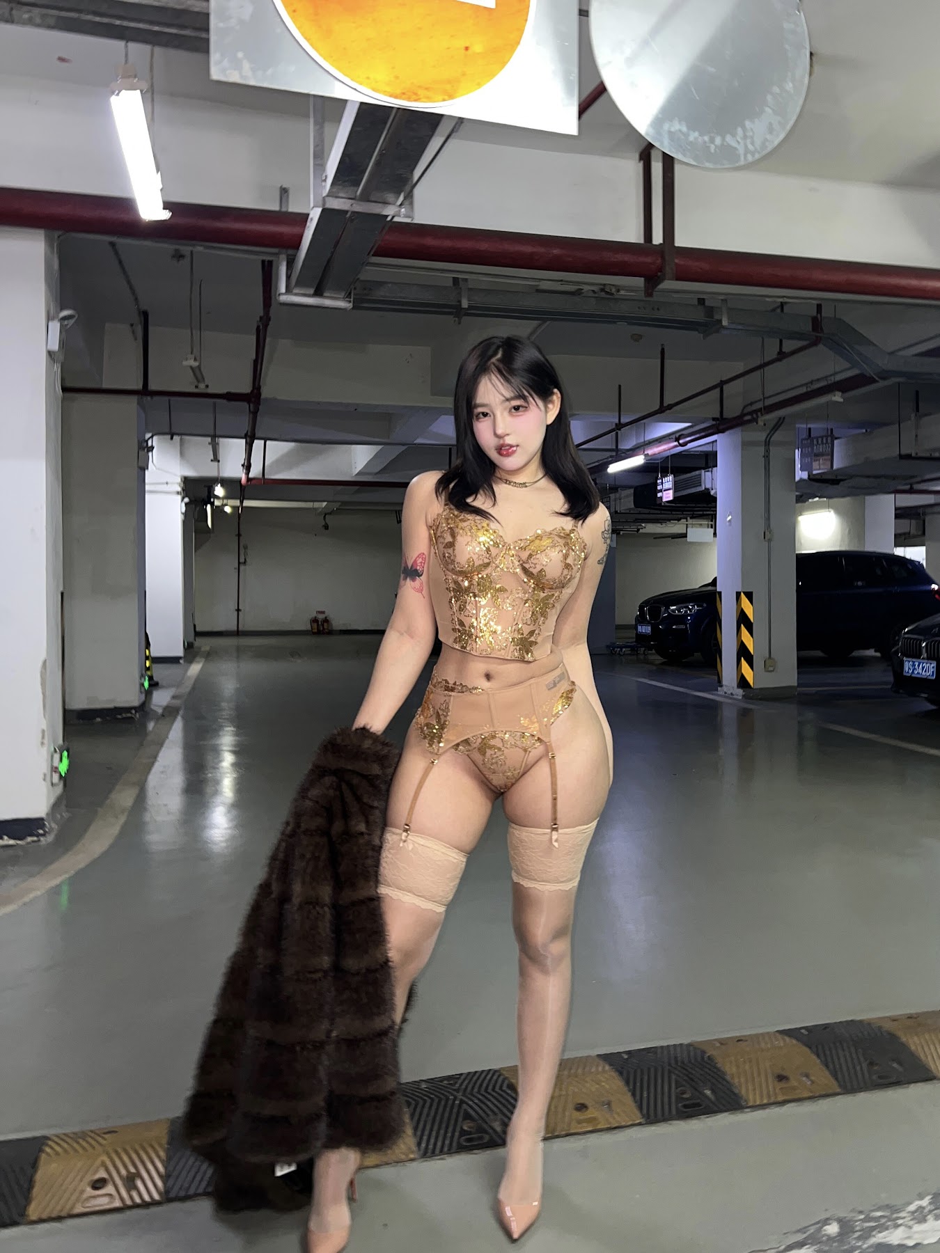 小u优优子 – 貂皮大衣 - P43