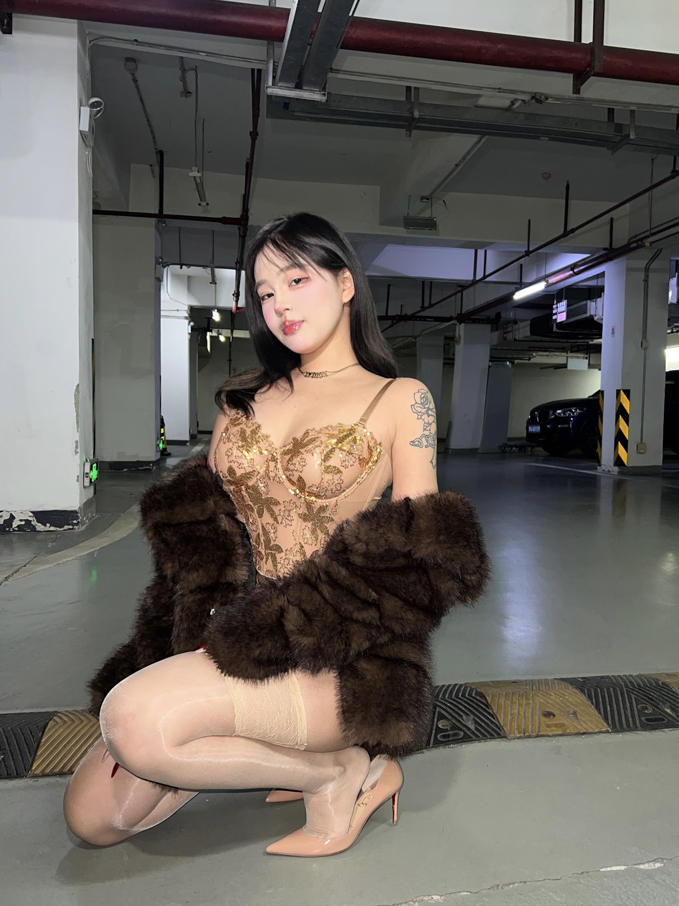 小u优优子 – 貂皮大衣 - P46