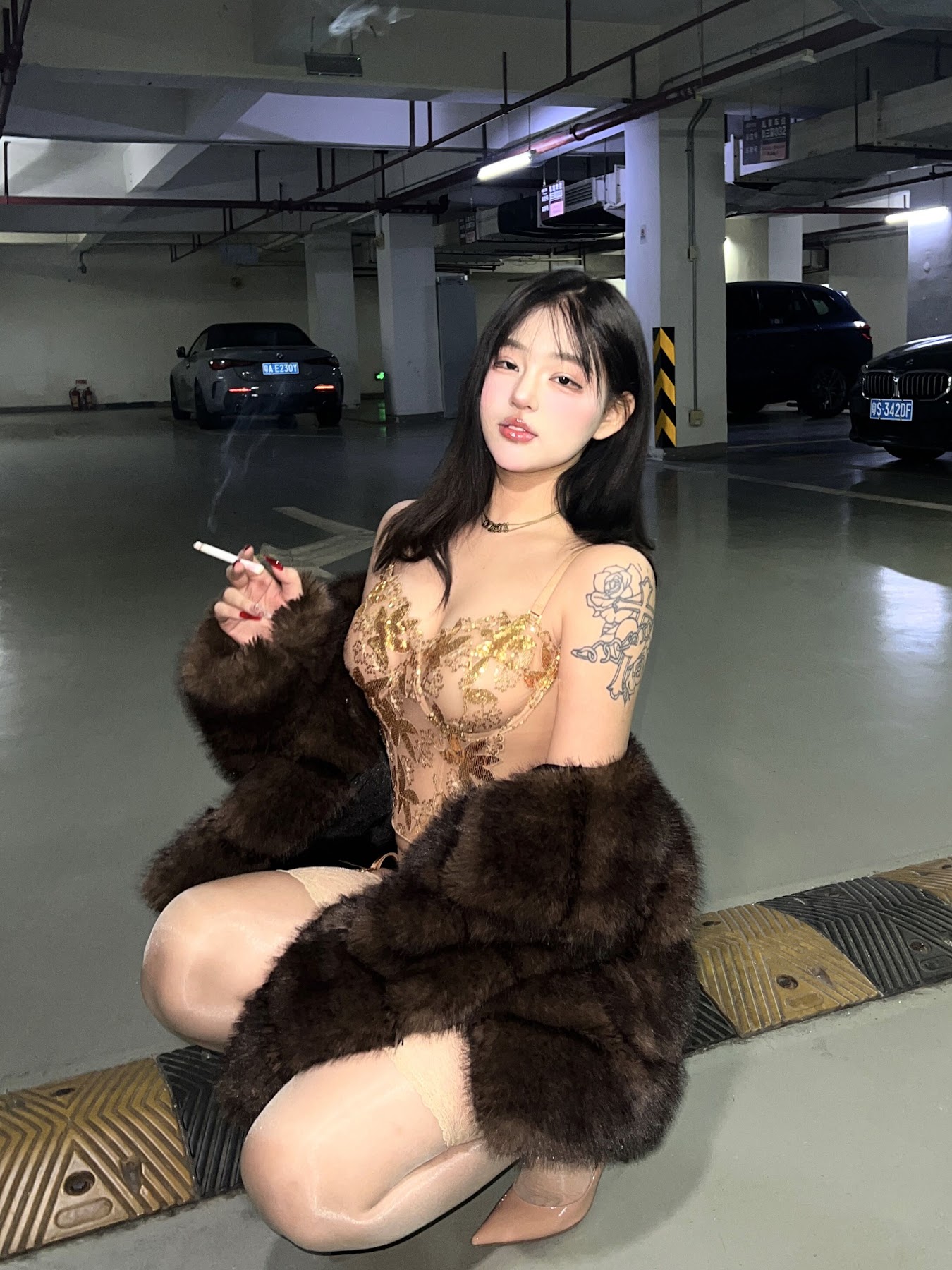 小u优优子 – 貂皮大衣 - P5
