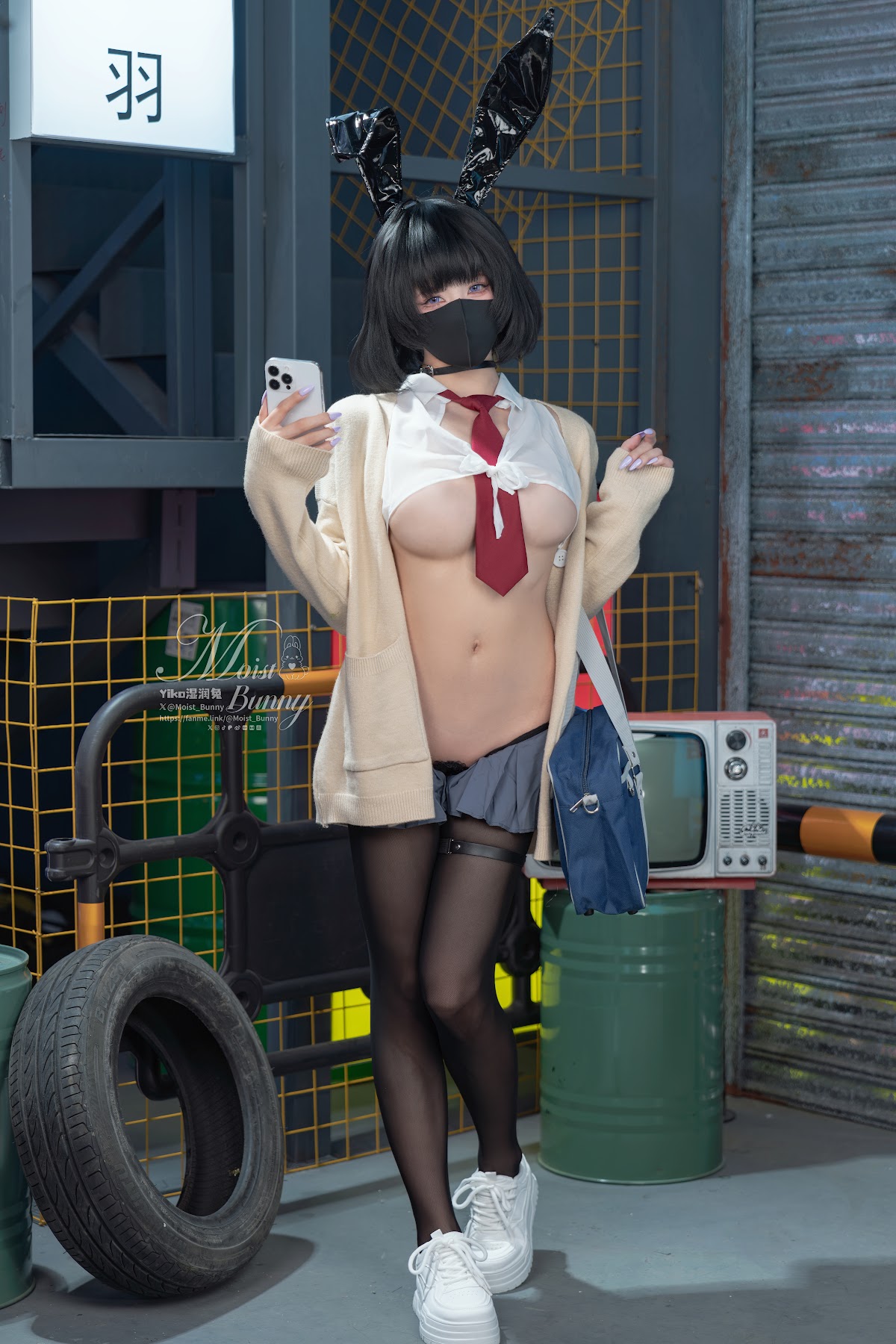 Coser@黏黏团子兔 – 10月作品『賽博逆JK』提线木偶 - P1