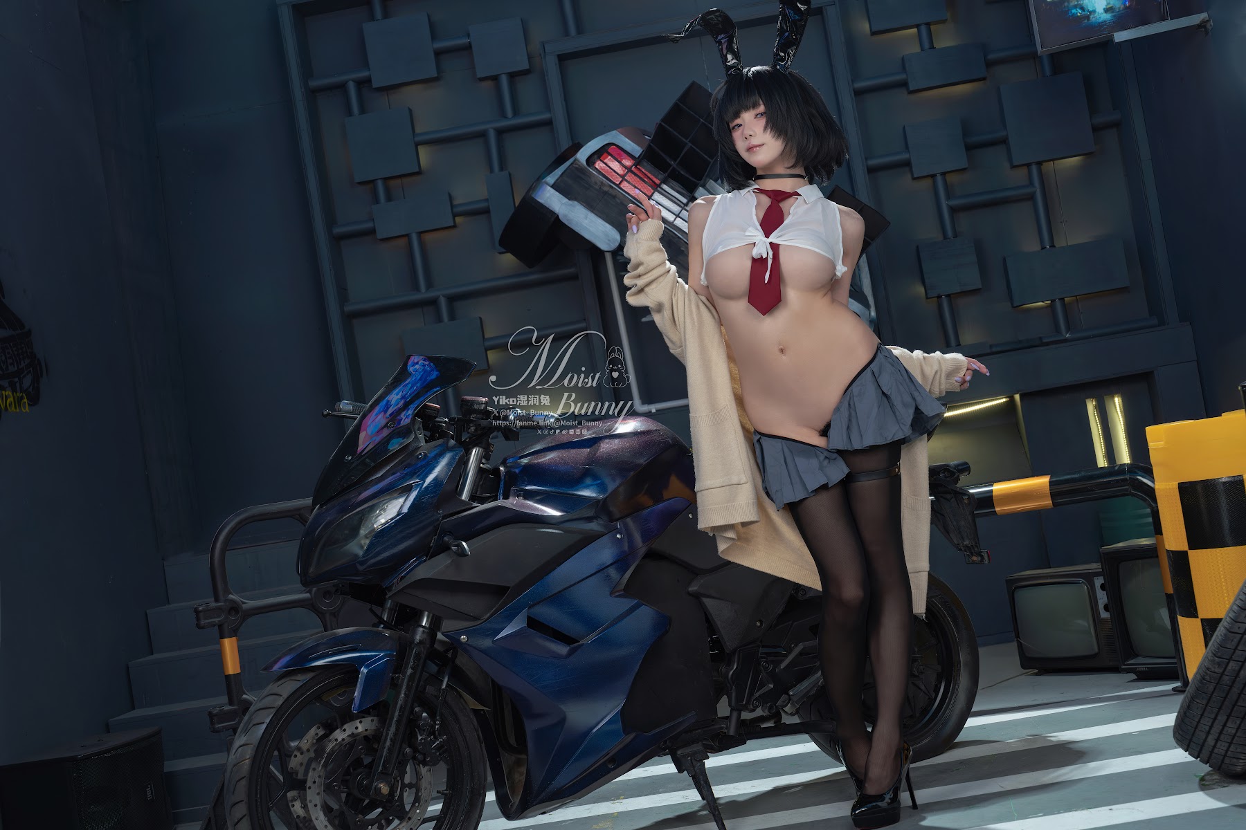 Coser@黏黏团子兔 – 10月作品『賽博逆JK』提线木偶 - P30