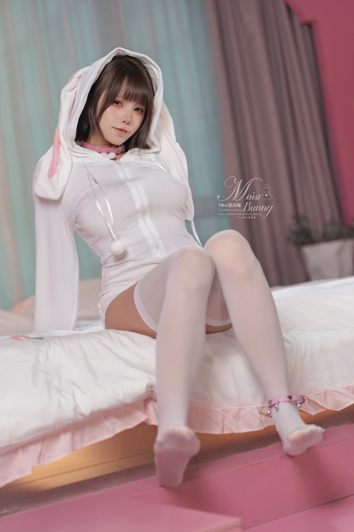 Coser@黏黏团子兔 – 10月月票特典『雪绒兔』 - P1