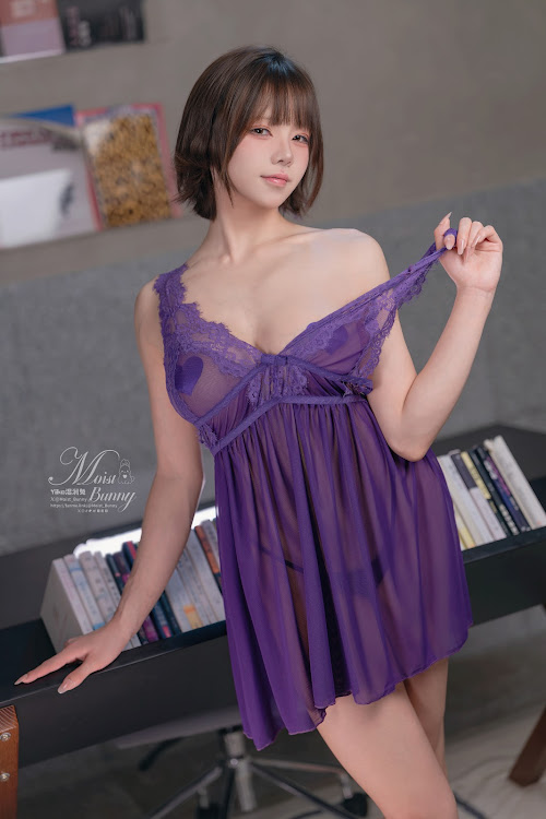 Coser@黏黏团子兔 – 2025.11月月票特典 加班秘书