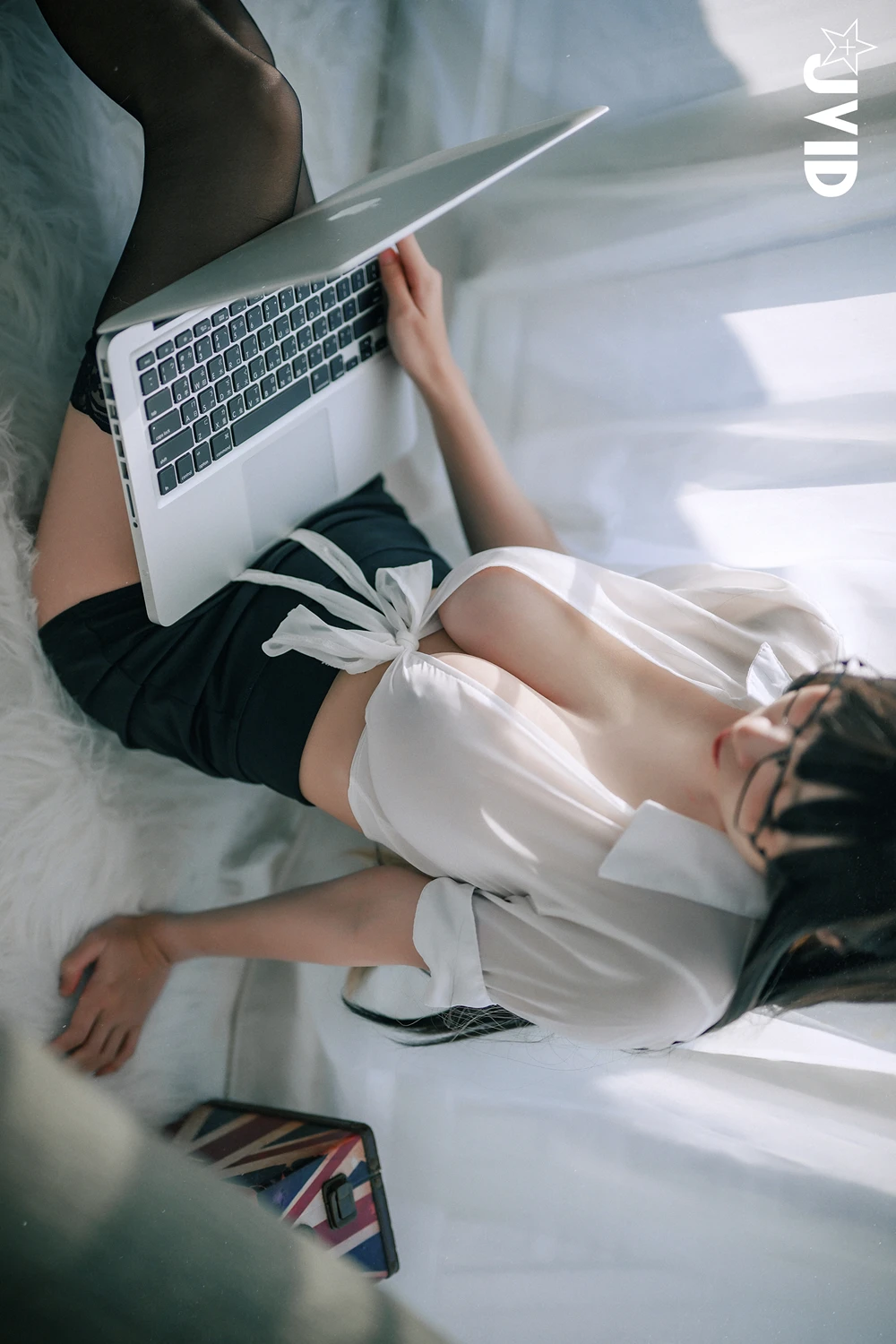 JVID 黎菲儿 – 超完美巨乳-色色的女同事加班时の脱衣诱惑 - P14