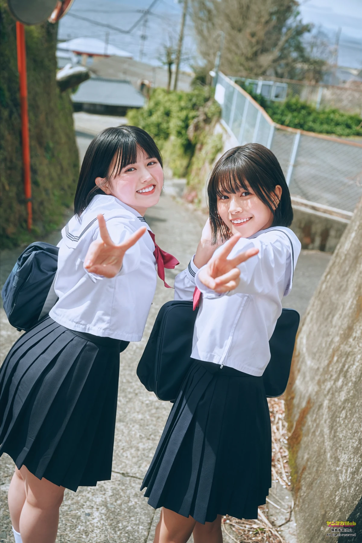 夏芽すず & 池田レイラ – Young Magazine 2026 No.20 (ヤングマガジン 2026年20号) - P15
