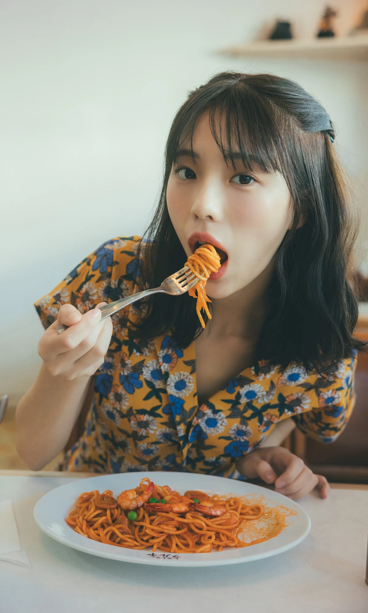 Hina Kikuchi 菊地姫奈 – Non-no 写真集 「Weekender」 - P24