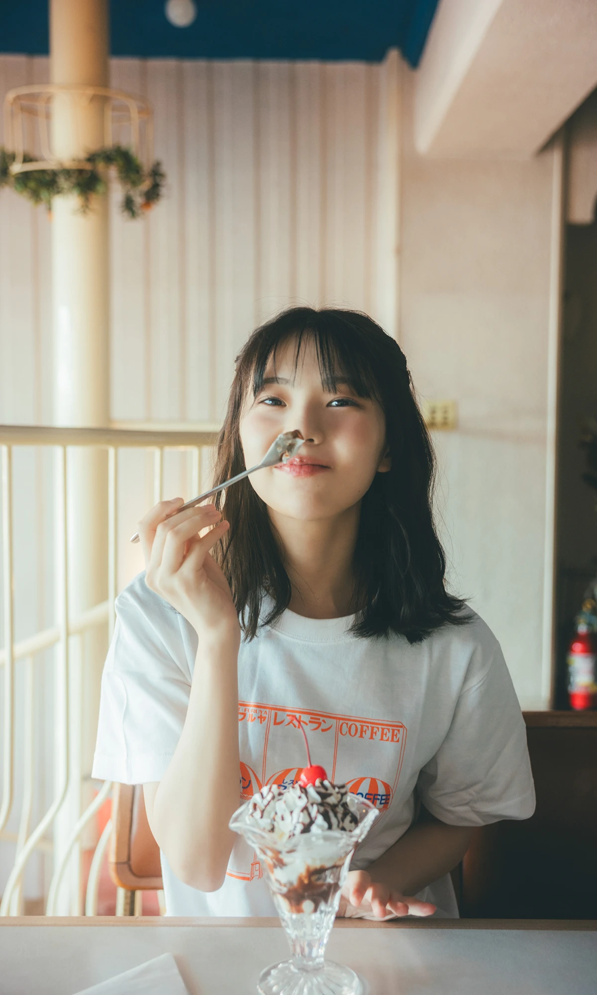 Hina Kikuchi 菊地姫奈 – Non-no 写真集 「Weekender」 - P25