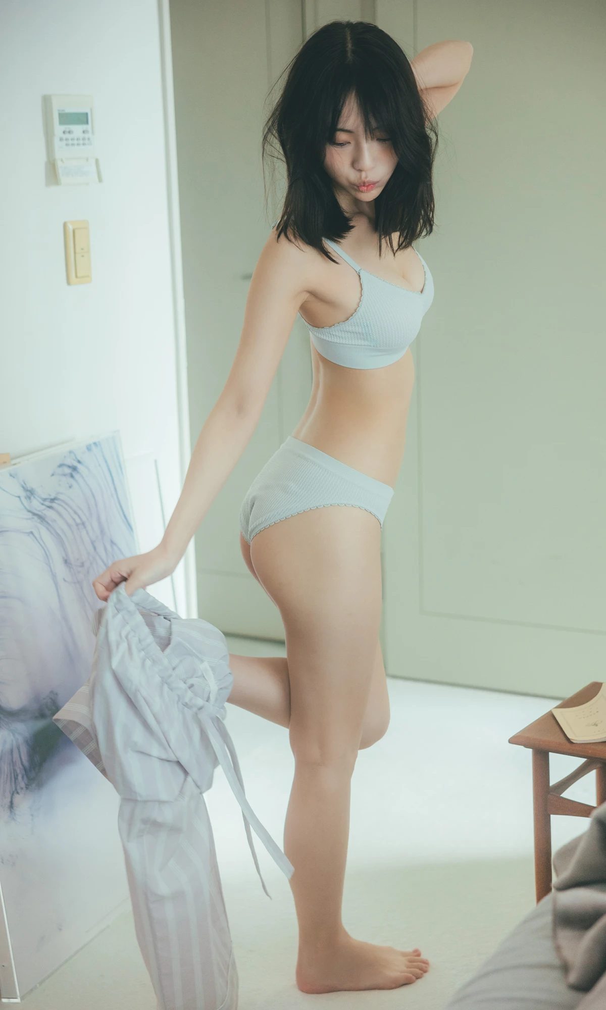 Hina Kikuchi 菊地姫奈 – Non-no 写真集 「Weekender」 - P50