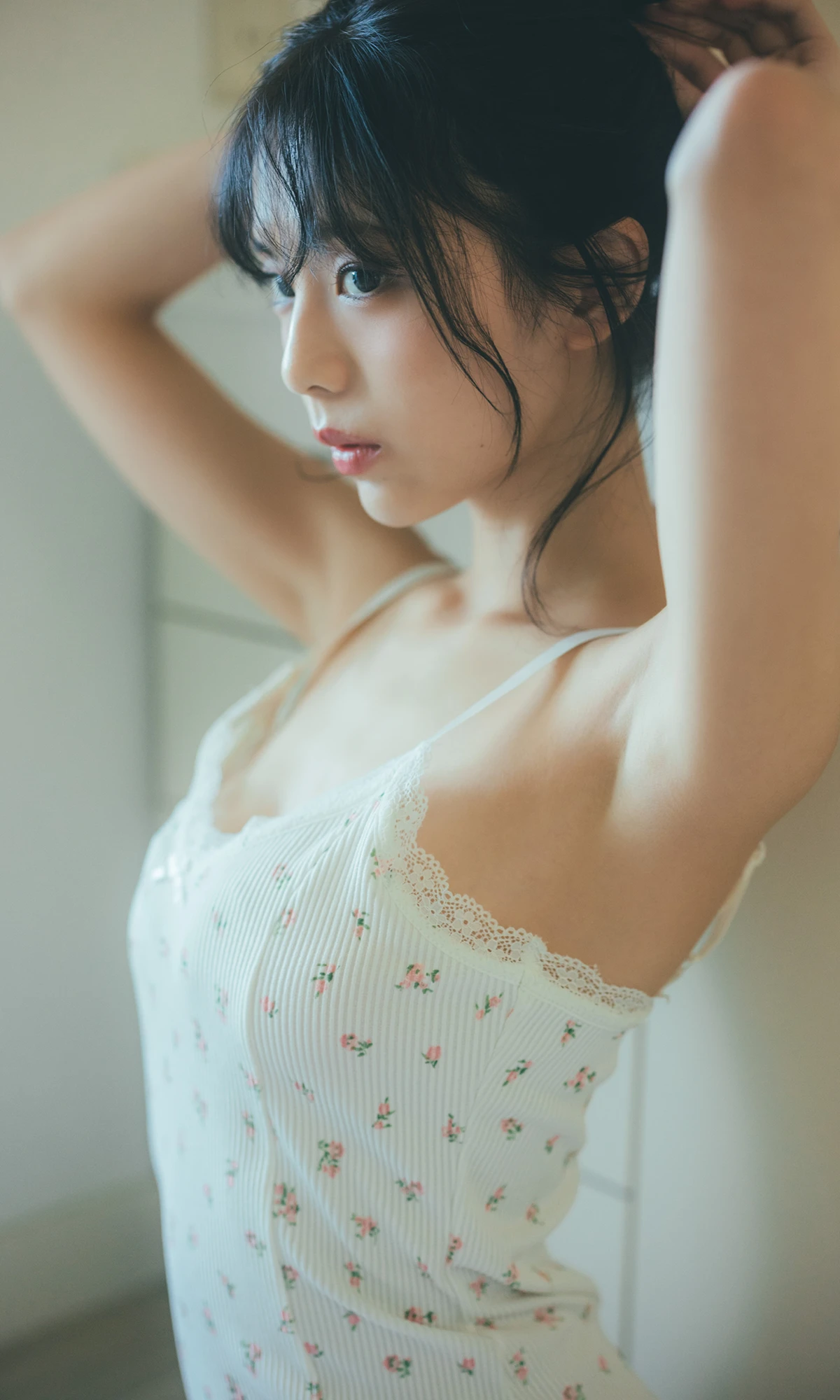 Hina Kikuchi 菊地姫奈 – Non-no 写真集 「Weekender」 - P78