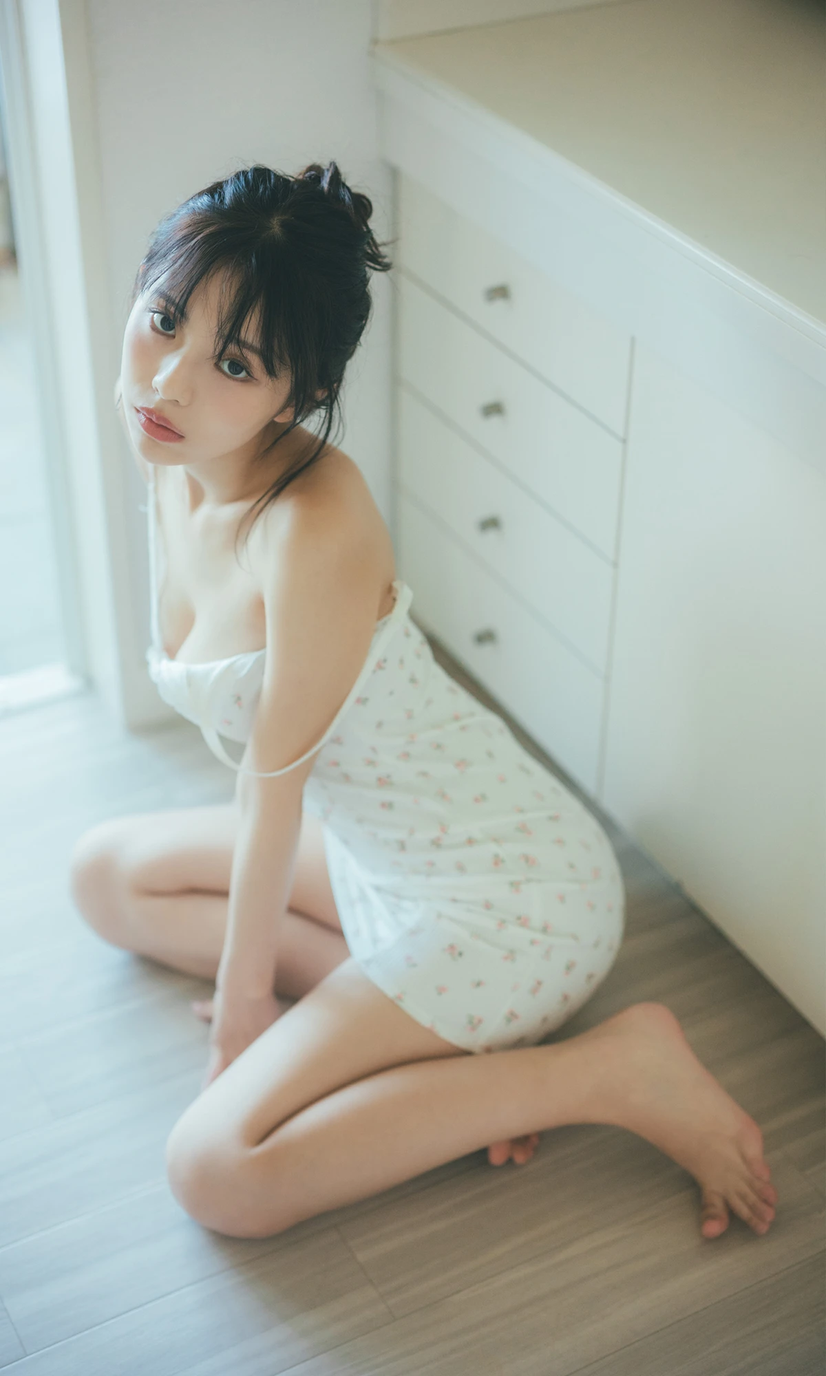 Hina Kikuchi 菊地姫奈 – Non-no 写真集 「Weekender」 - P83