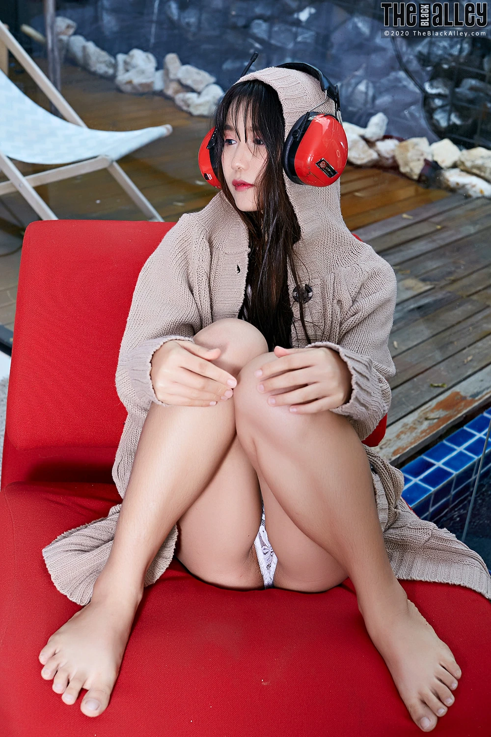 Chia Ling – The Black Alley Photobook Set.27 - P4