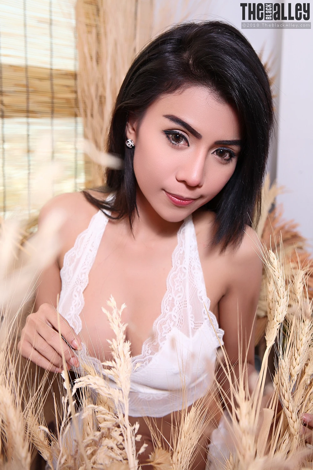 Aliyah – The Black Alley Photobook Set.06 - P36