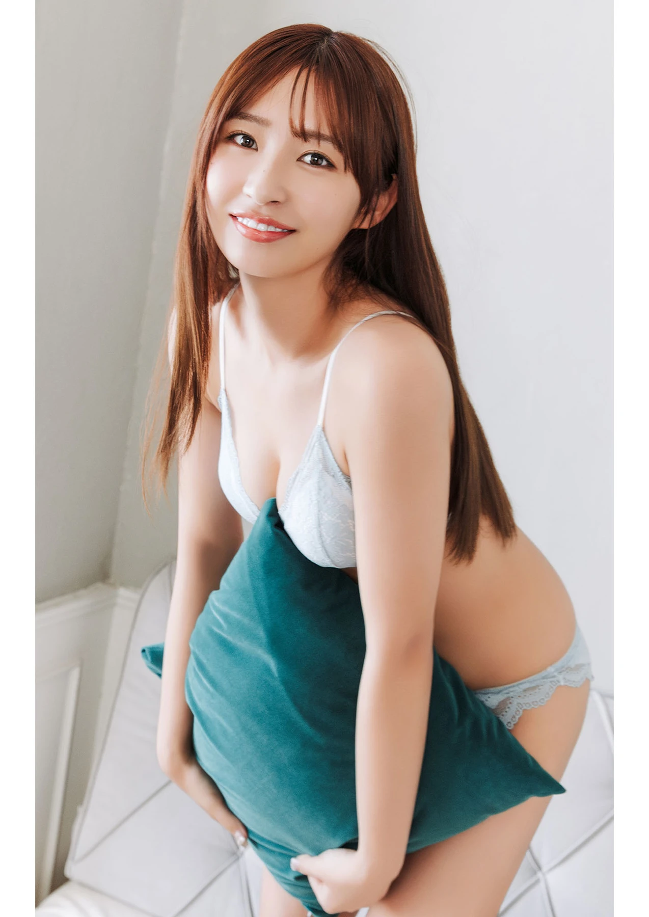 Hinata Matsumoto 松本日向 – 写真集 「Luminous」 - P49