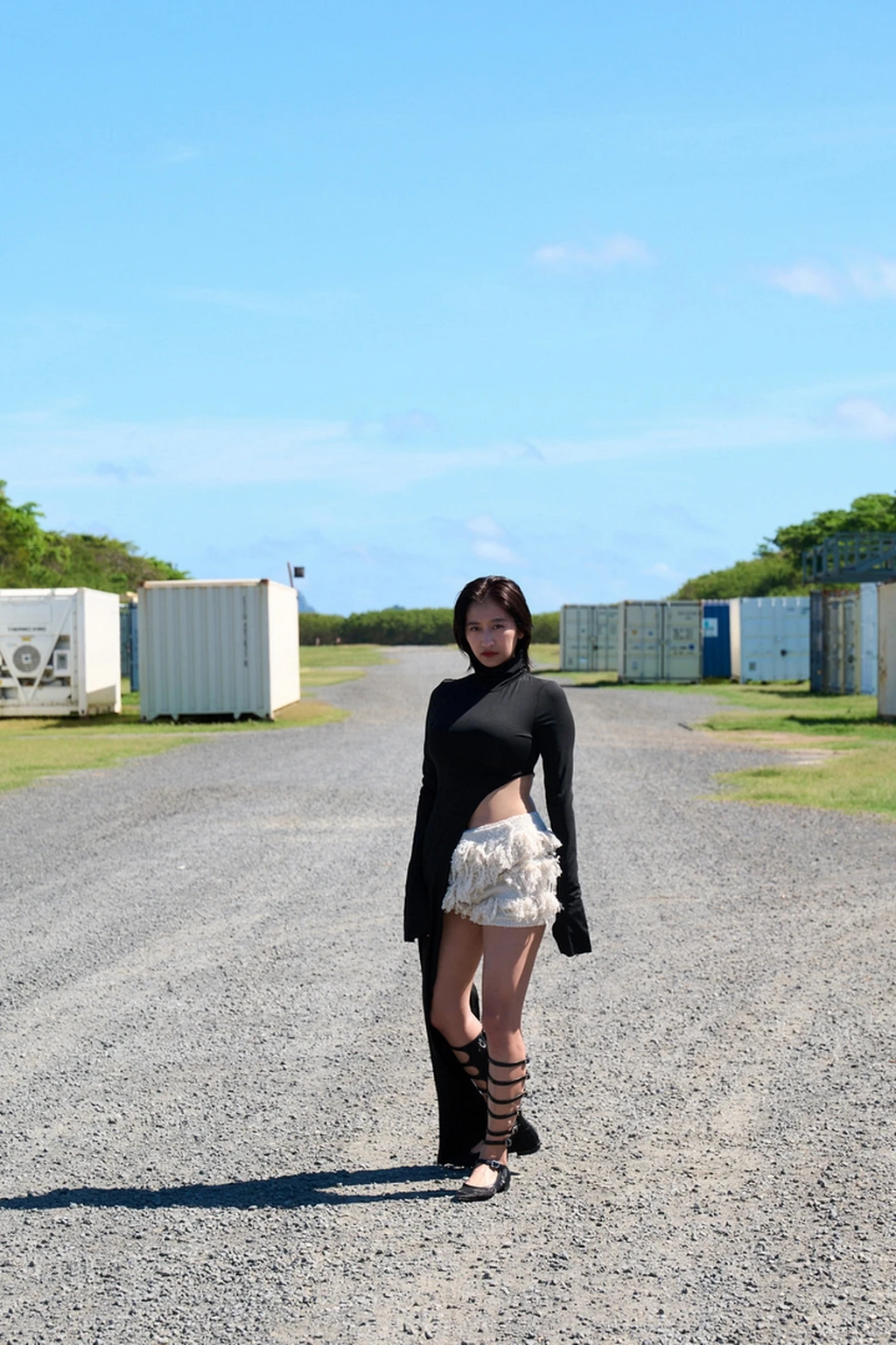 Ina Enohara 榎原依那 – 2nd写真集 「I am Ina」 - P26