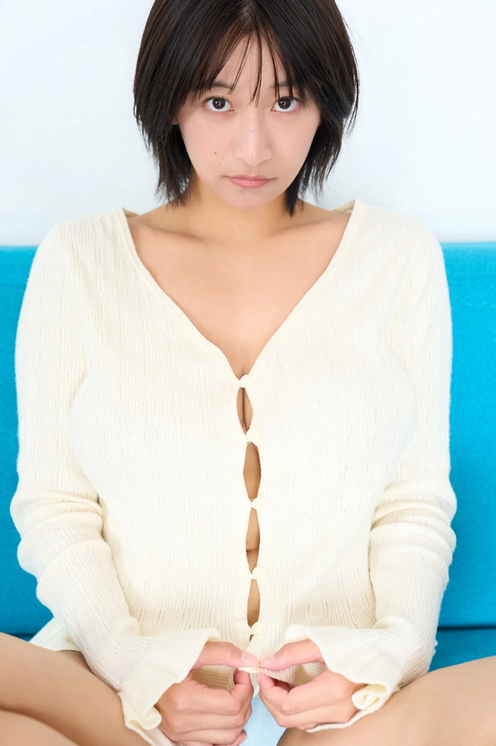 Ina Enohara 榎原依那 – 2nd写真集 「I am Ina」 - P49