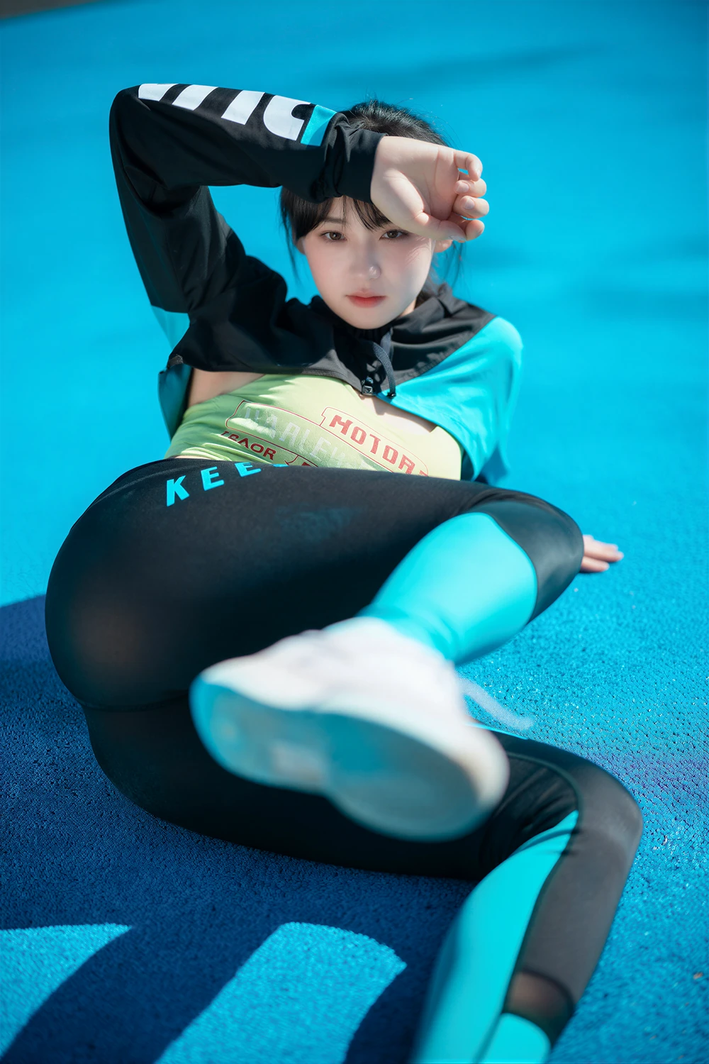 Hendoong 혠둥이 – DJAWA 「Loose and Tight Jade Blue」 - P6
