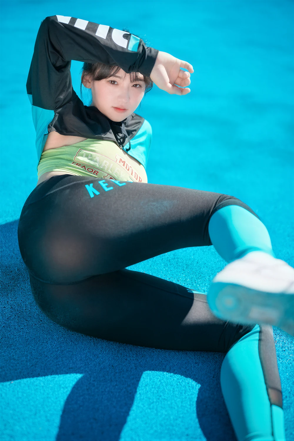 Hendoong 혠둥이 – DJAWA 「Loose and Tight Jade Blue」 - P7