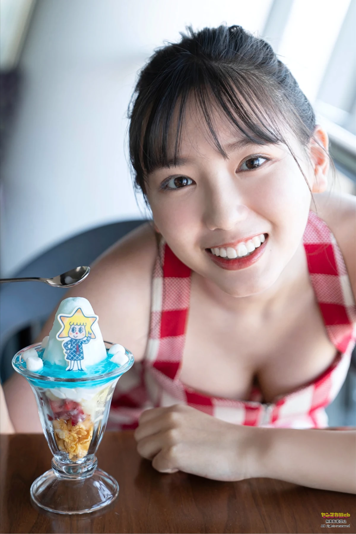 沢口愛華・一ノ瀬ひかり – Gekkan Young Magazine 2026 No.07 (月刊ヤングマガジン 2026年7号) - P24