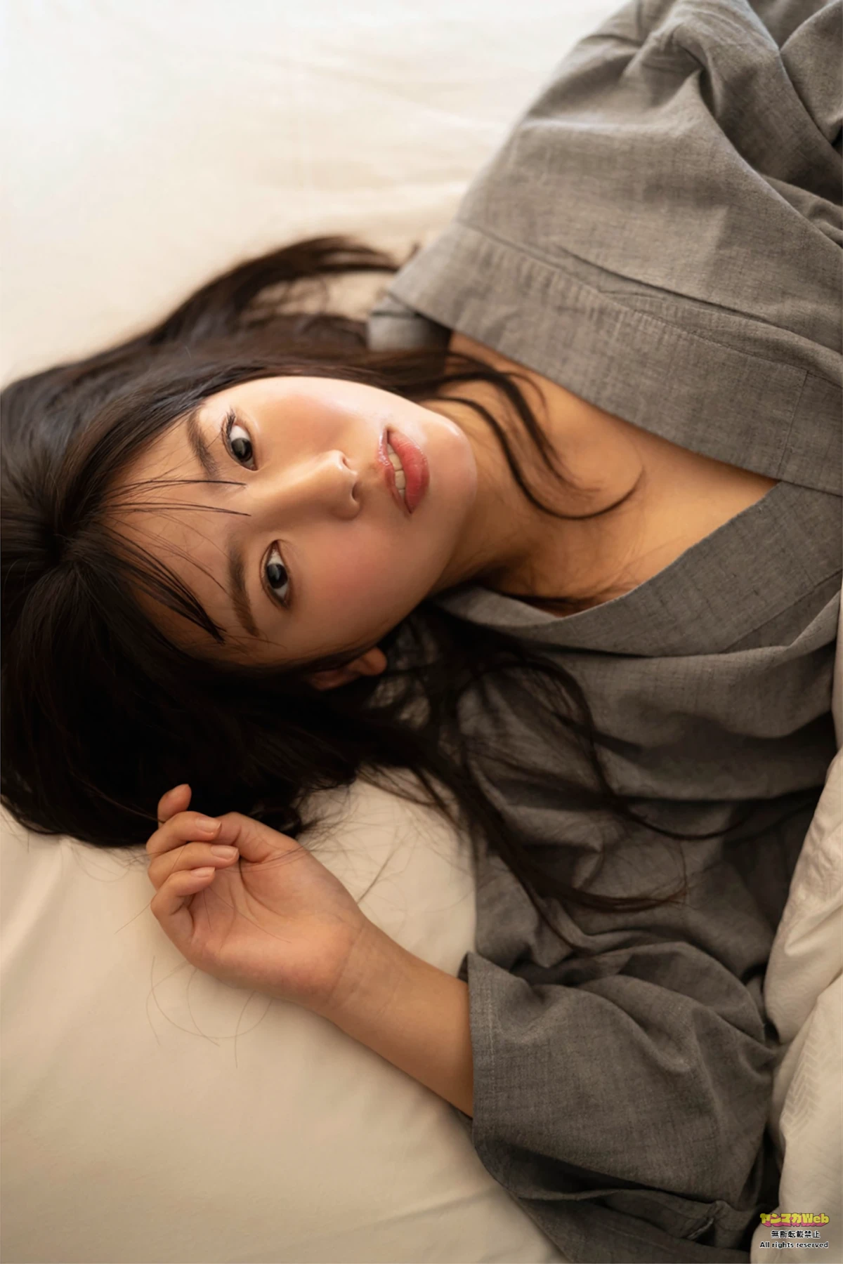 沢口愛華・一ノ瀬ひかり – Gekkan Young Magazine 2026 No.07 (月刊ヤングマガジン 2026年7号) - P53