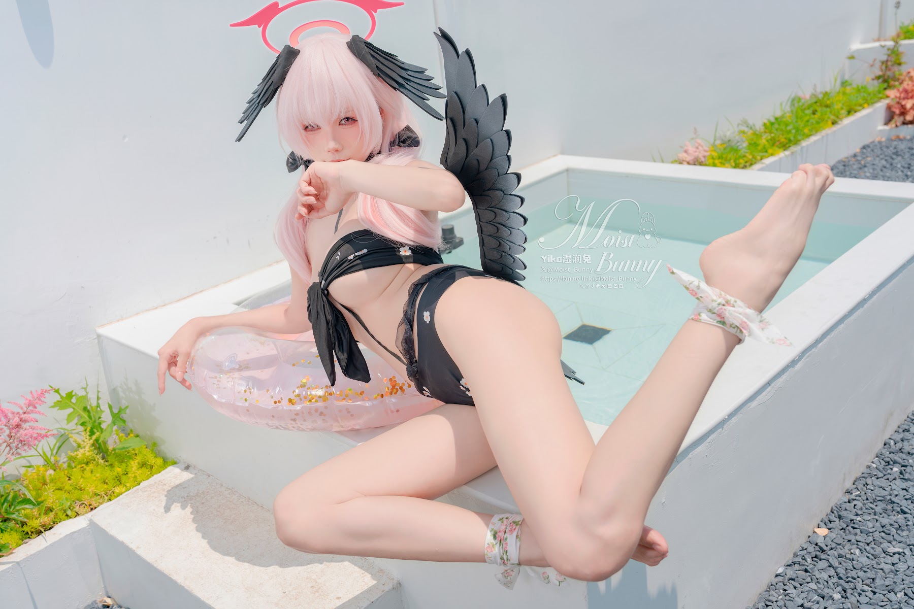 Coser@黏黏团子兔 – 08月作品『下江小春 泳装』Honey - P32
