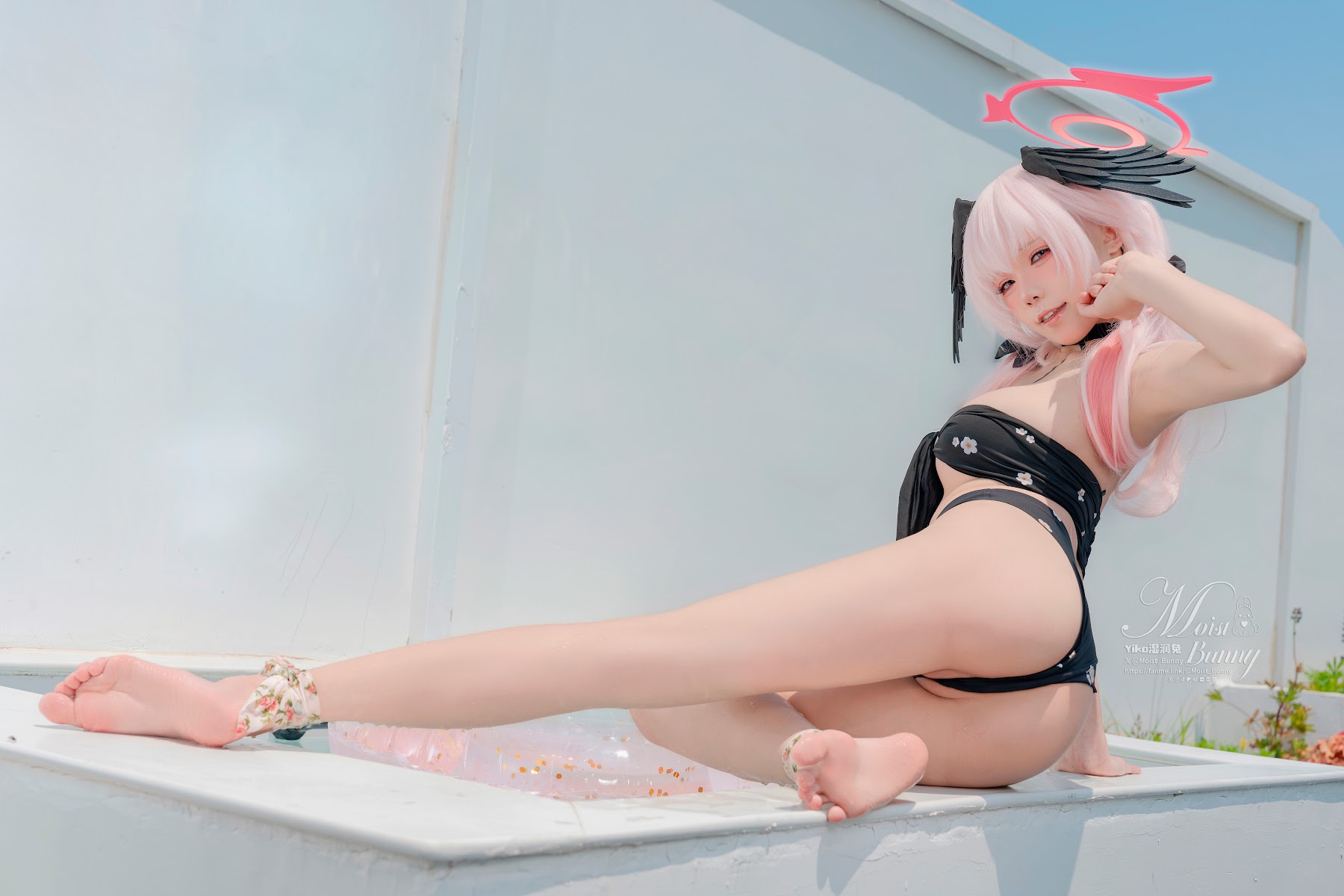 Coser@黏黏团子兔 – 08月作品『下江小春 泳装』Honey - P44