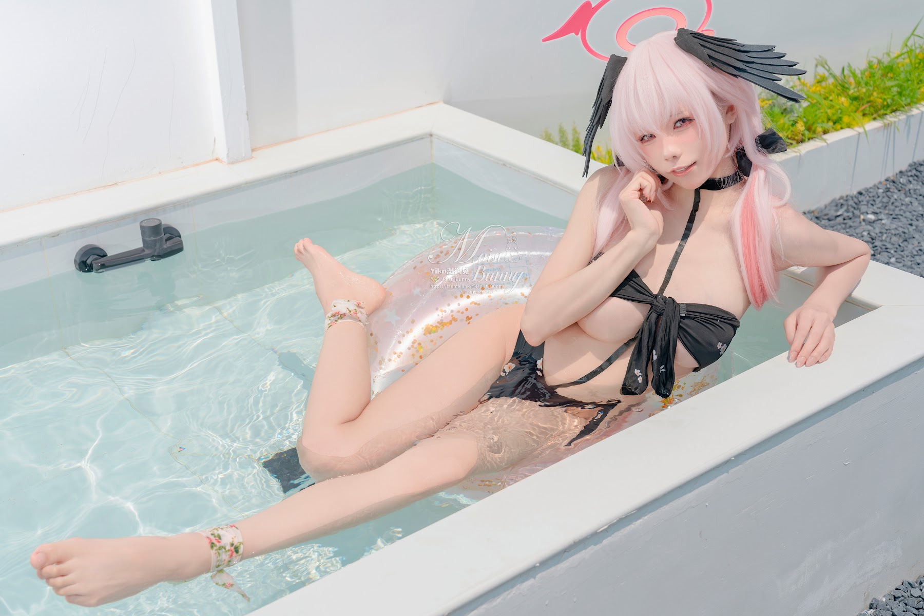 Coser@黏黏团子兔 – 08月作品『下江小春 泳装』Honey - P47
