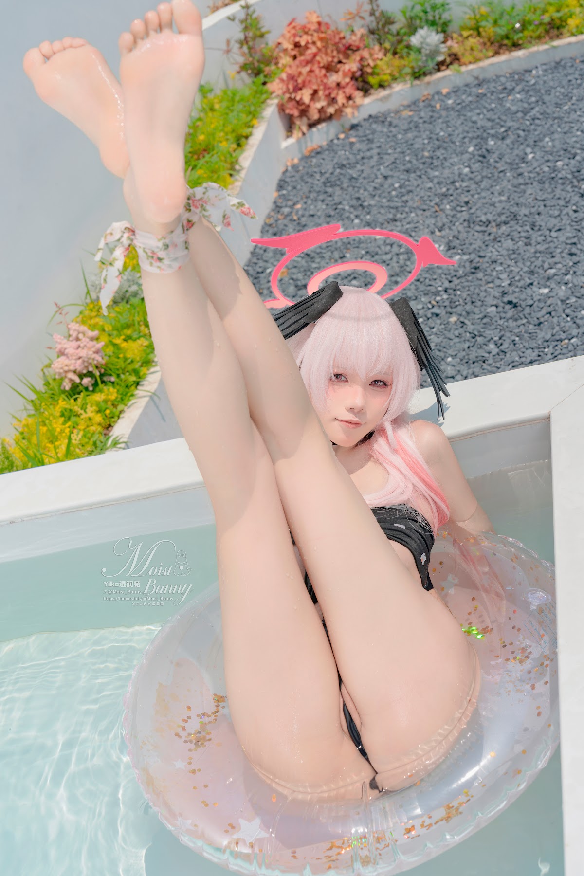 Coser@黏黏团子兔 – 08月作品『下江小春 泳装』Honey - P60
