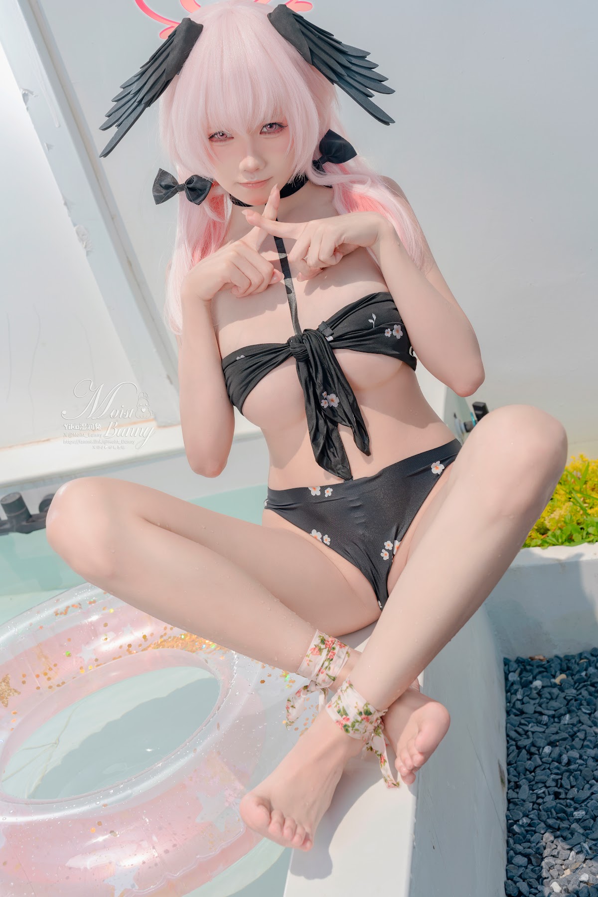 Coser@黏黏团子兔 – 08月作品『下江小春 泳装』Honey - P66