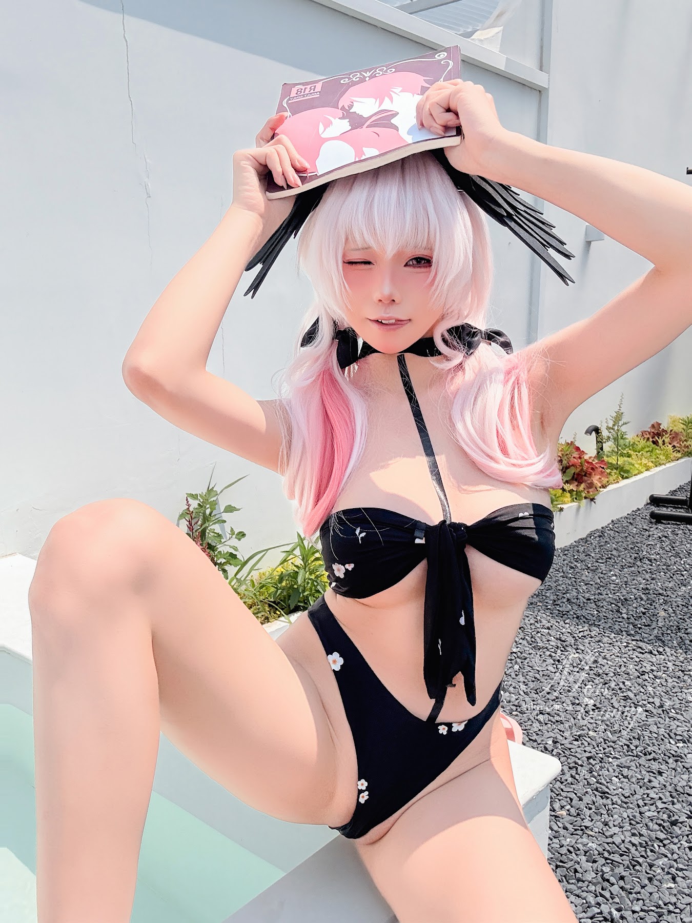 Coser@黏黏团子兔 – 08月作品『下江小春 泳装』Honey - P82