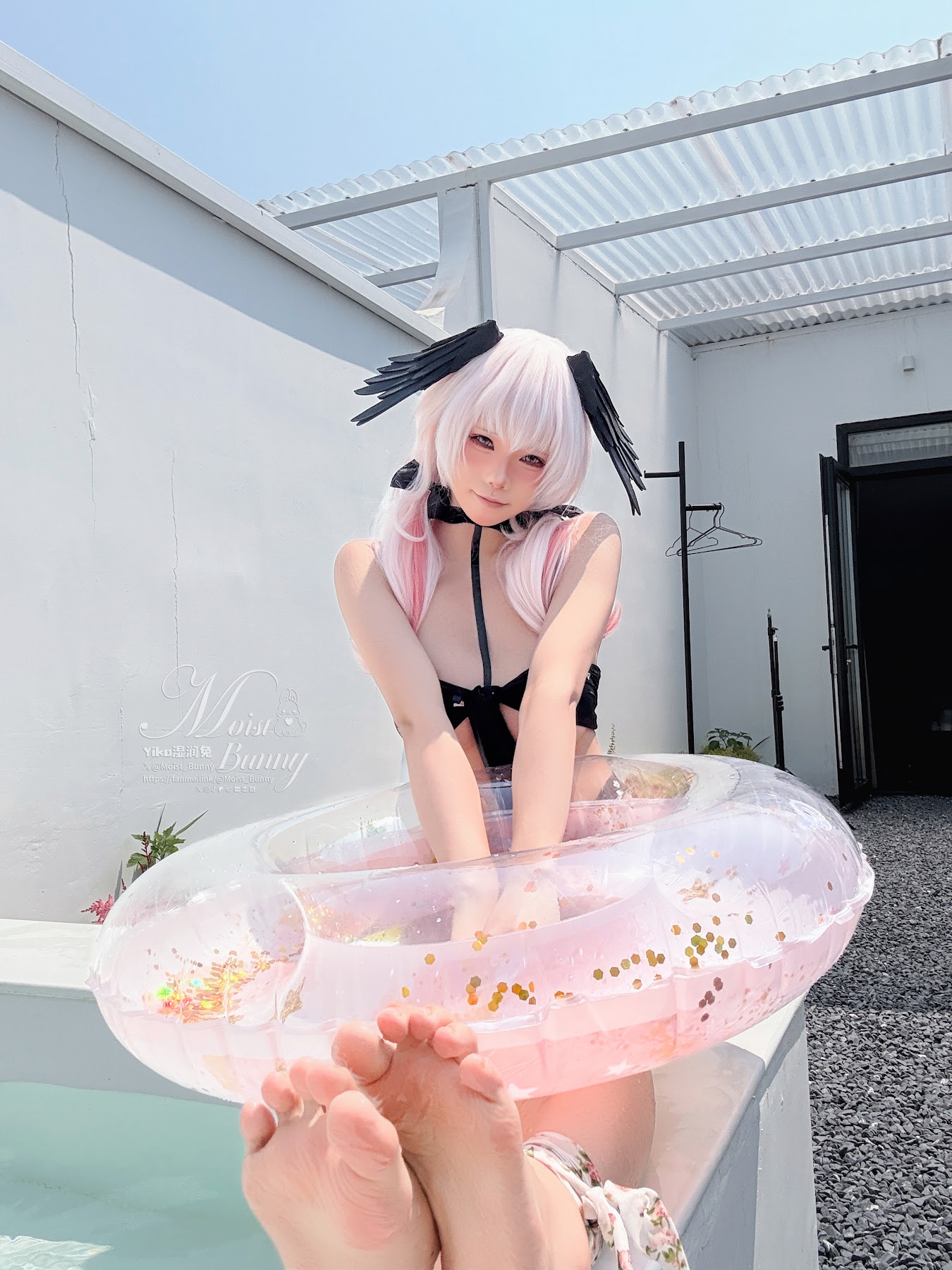 Coser@黏黏团子兔 – 08月作品『下江小春 泳装』Honey - P86