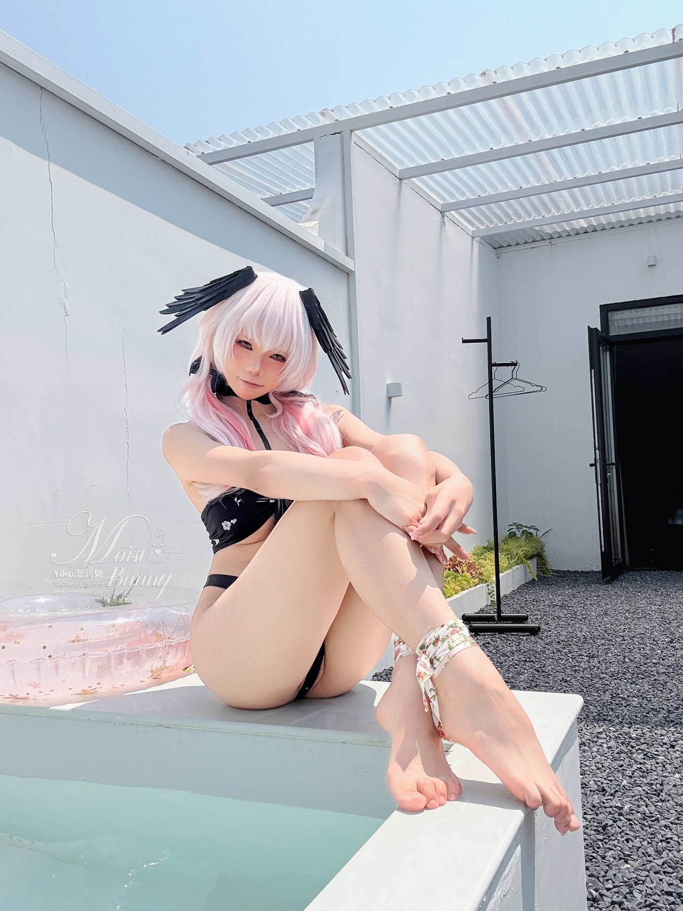 Coser@黏黏团子兔 – 08月作品『下江小春 泳装』Honey - P93