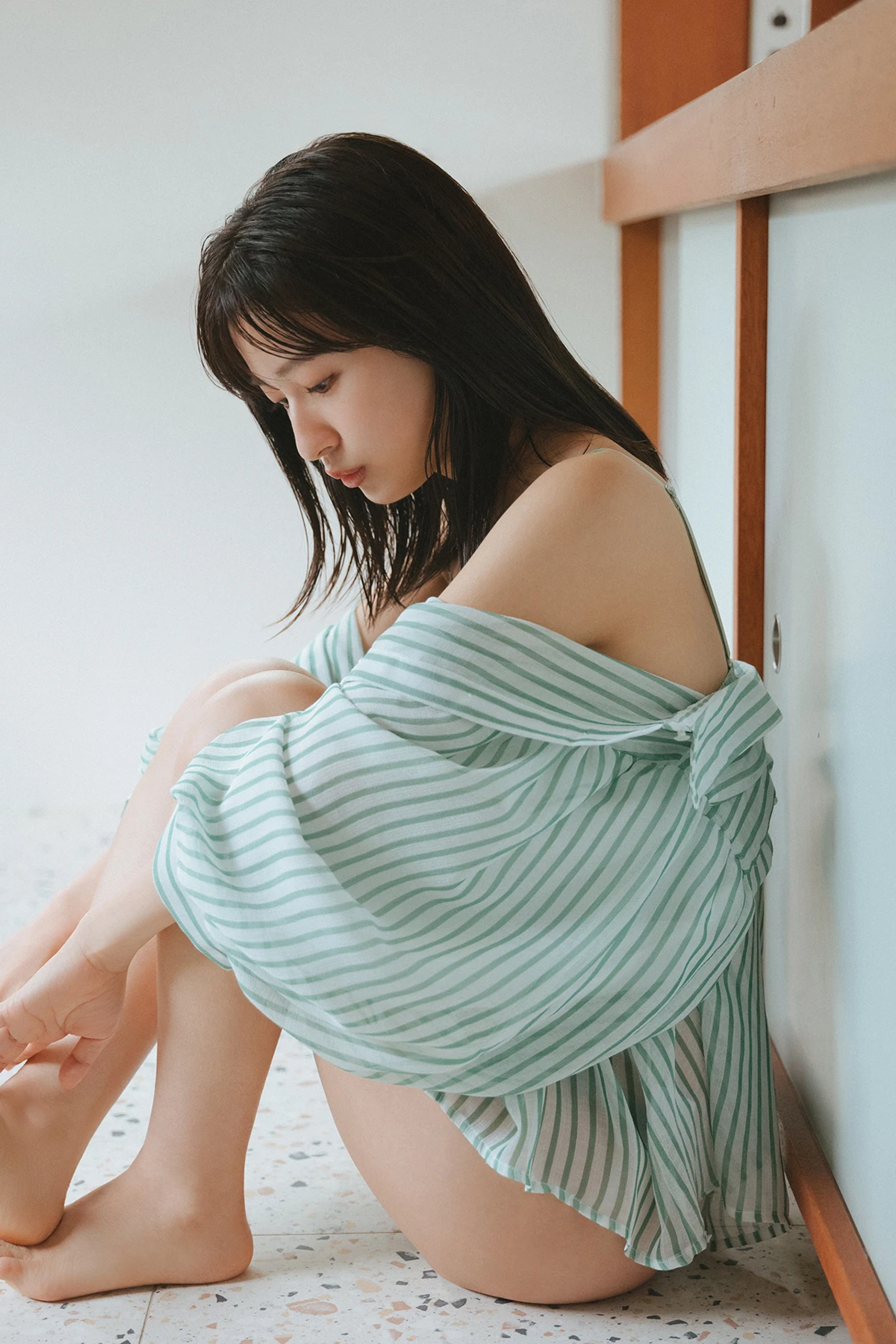 Rina Saito 斉藤里奈 – FLASHデジタル写真集 「Clear」 - P18