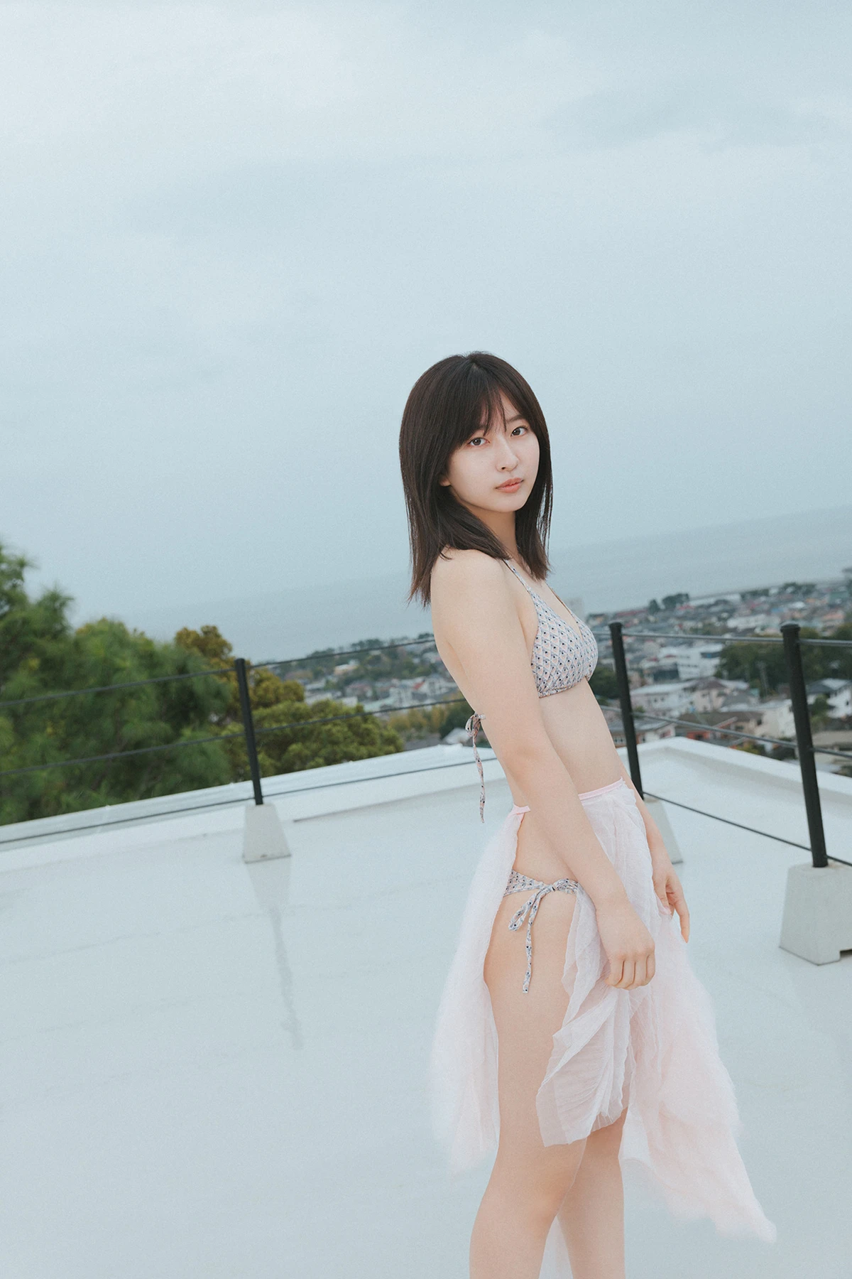 Rina Saito 斉藤里奈 – FLASHデジタル写真集 「Clear」 - P2