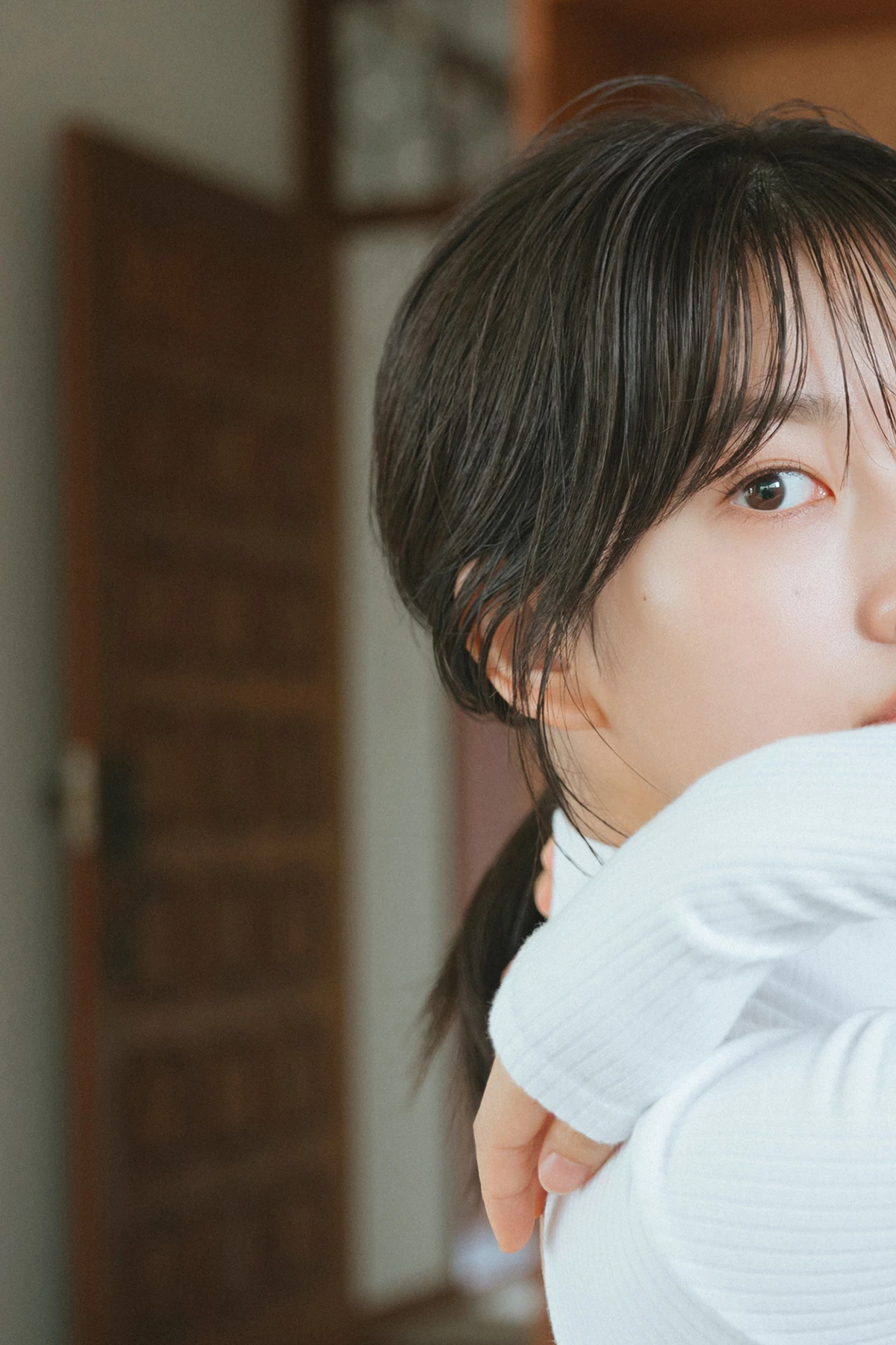 Rina Saito 斉藤里奈 – FLASHデジタル写真集 「Clear」 - P34