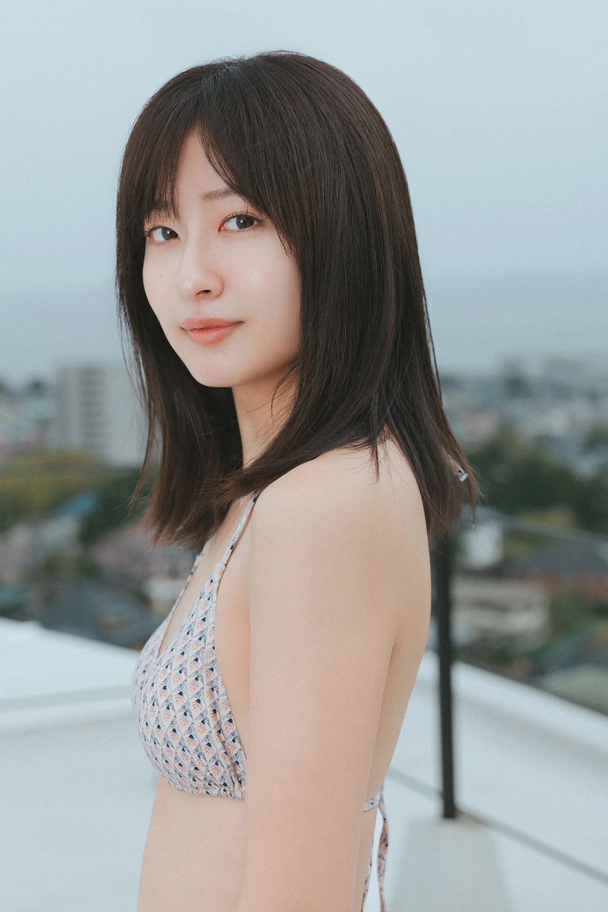 Rina Saito 斉藤里奈 – FLASHデジタル写真集 「Clear」 - P3