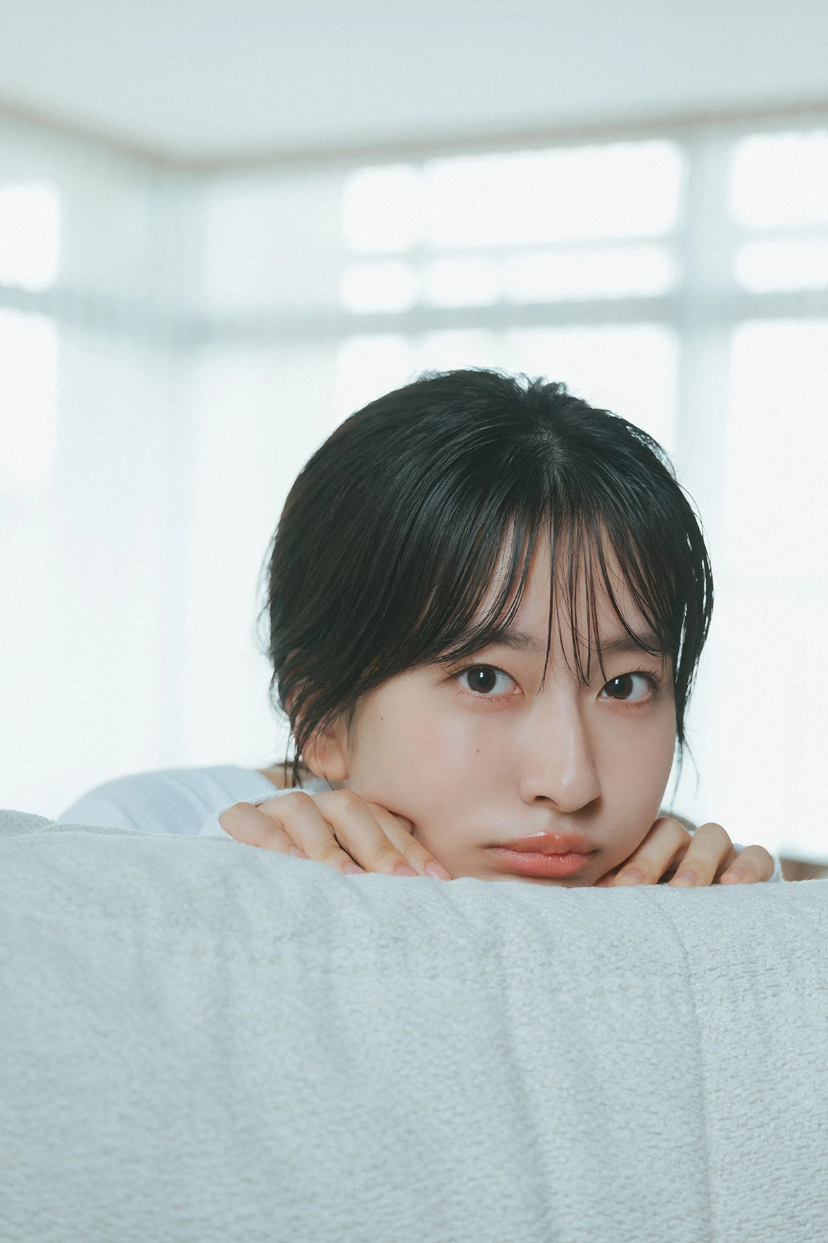 Rina Saito 斉藤里奈 – FLASHデジタル写真集 「Clear」 - P44