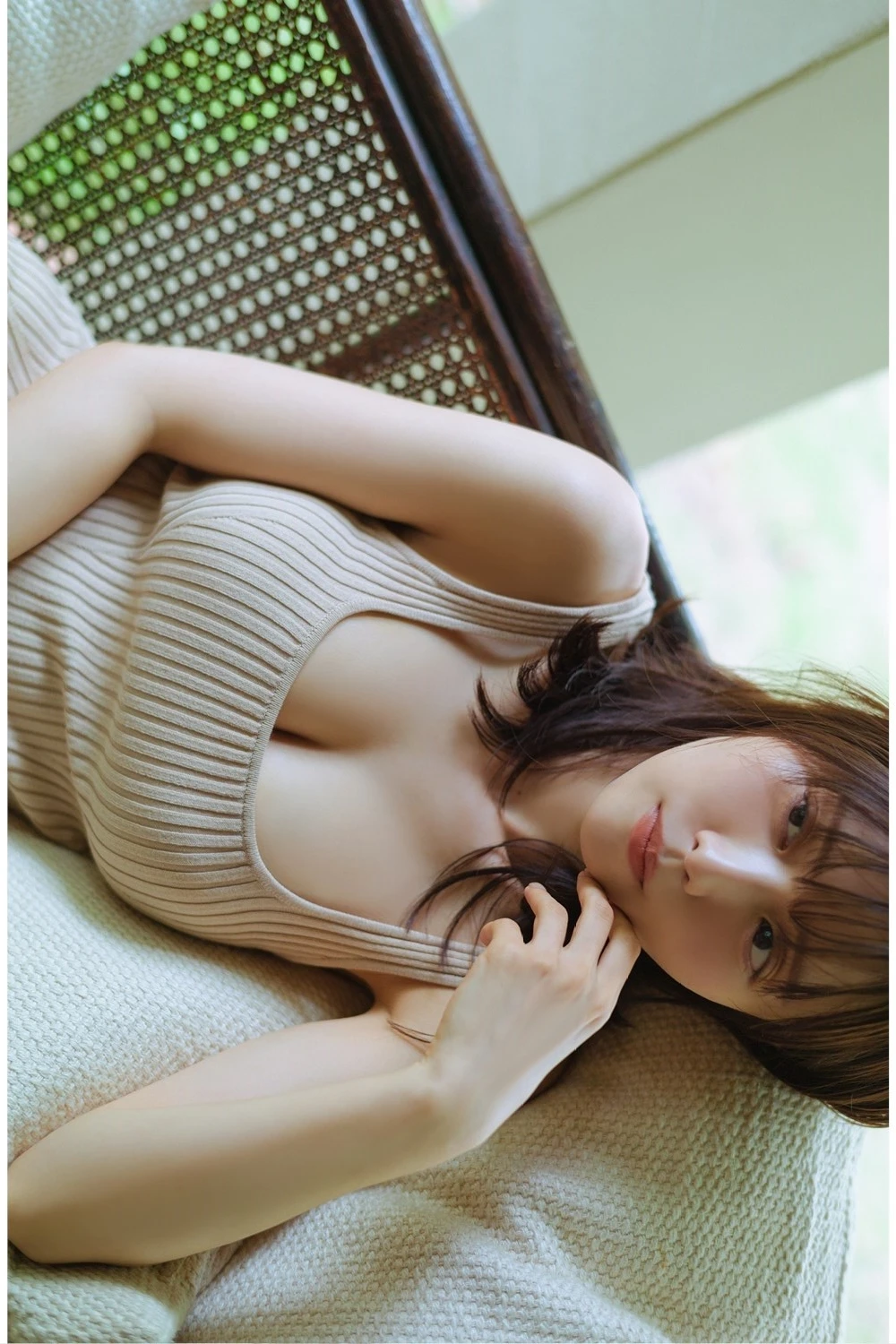 Sachika Nitta 新田さちか – デジタル限定 YJ Photo Book 「もっと近づきたくて」 - P22